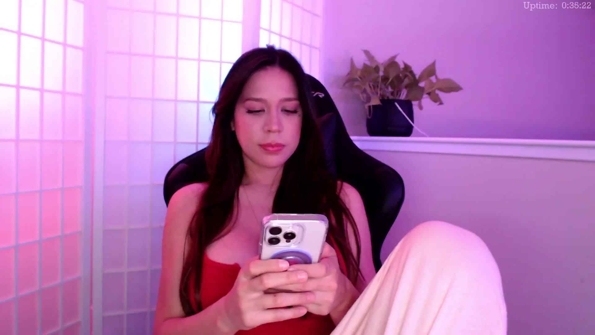 Gallery image thumbnail from Marie's myfreecams stream on, 02/14/2025, 23:12 image 4 of 20