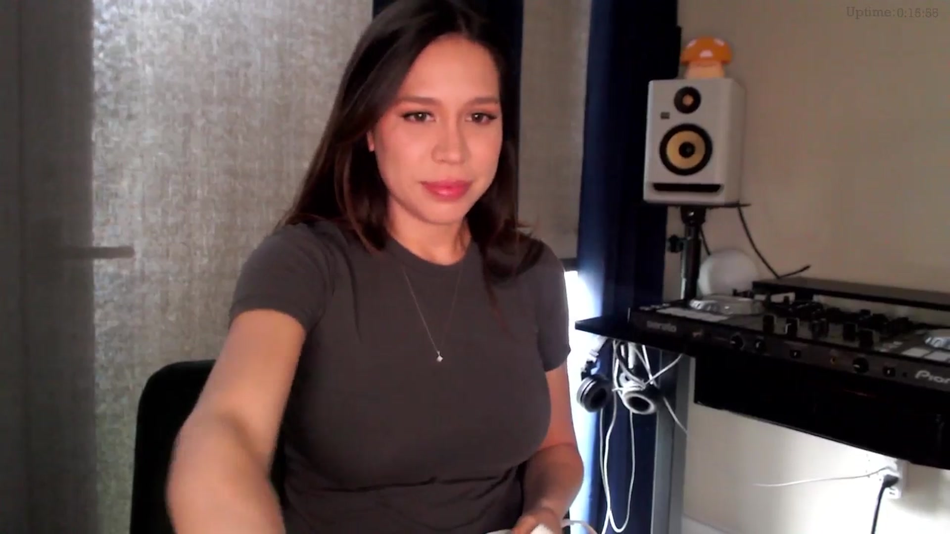 Gallery image thumbnail from Marie's myfreecams stream on, 03/12/2025, 24:02 image 5 of 20