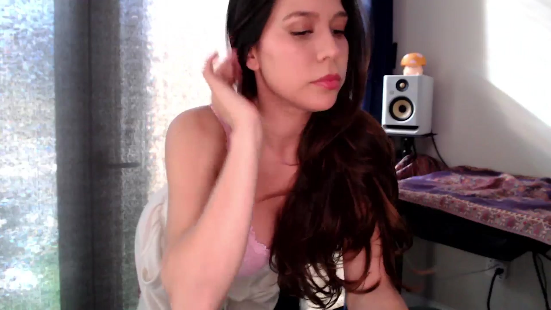 Gallery image thumbnail from Marie's myfreecams stream on, 03/13/2025, 23:26 image 14 of 20