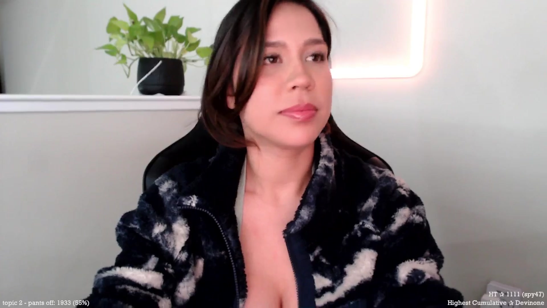 Gallery image thumbnail from Marie's myfreecams stream on, 04/02/2025, 24:06 image 10 of 20