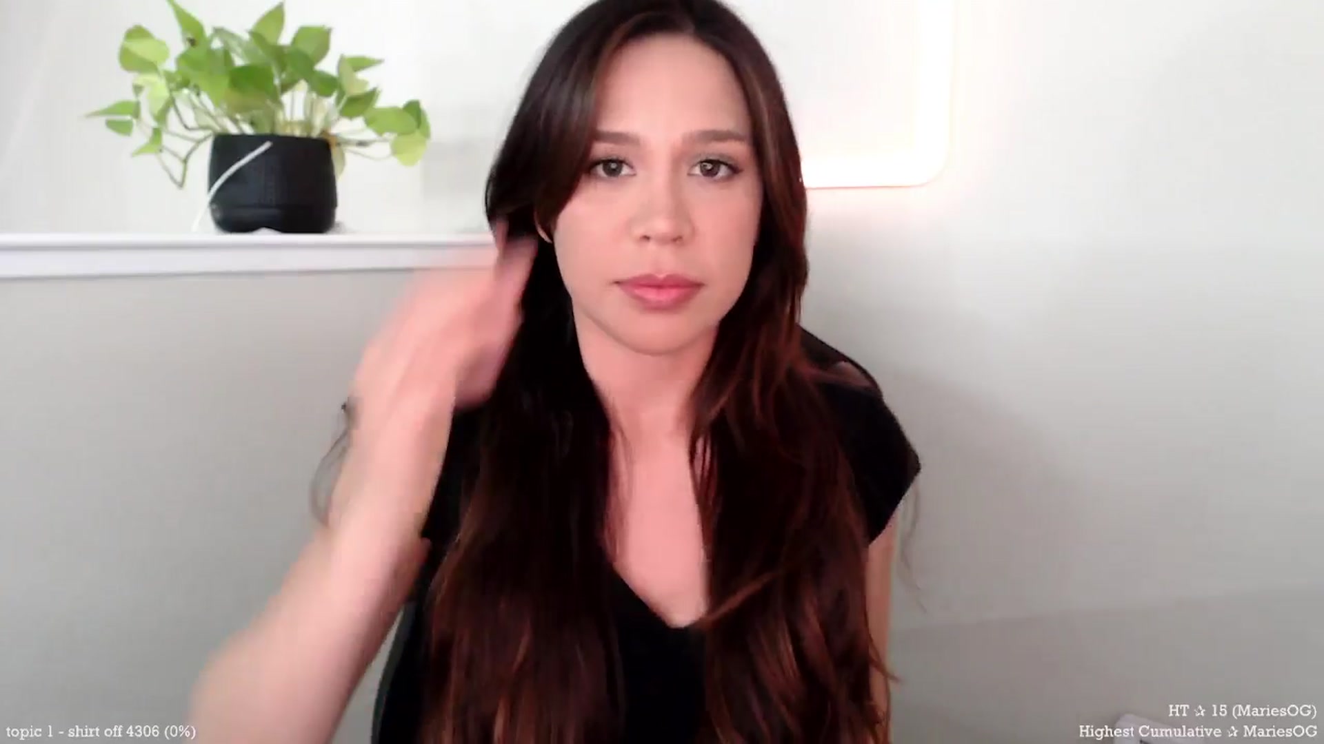 Gallery image thumbnail from Marie's myfreecams stream on, 04/02/2025, 21:47 image 7 of 20