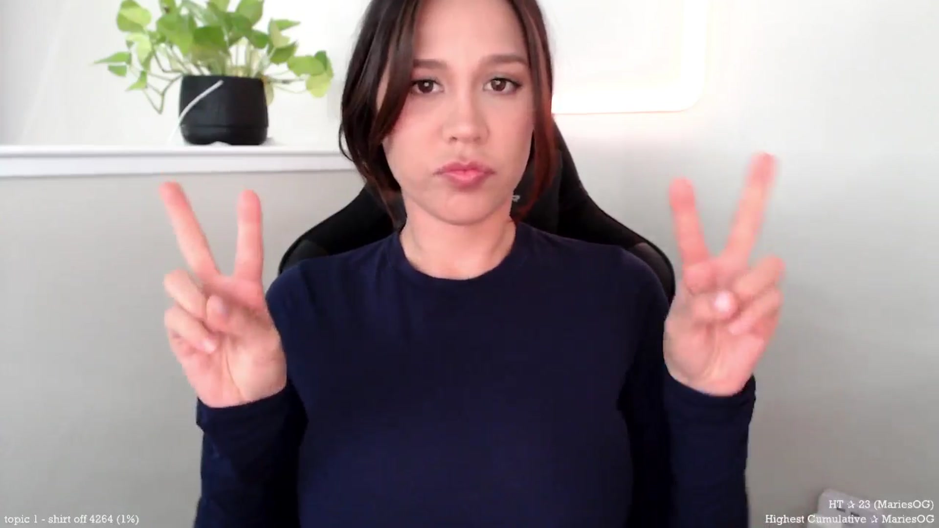 Gallery image thumbnail from Marie's myfreecams stream on, 04/02/2025, 21:47 image 19 of 20
