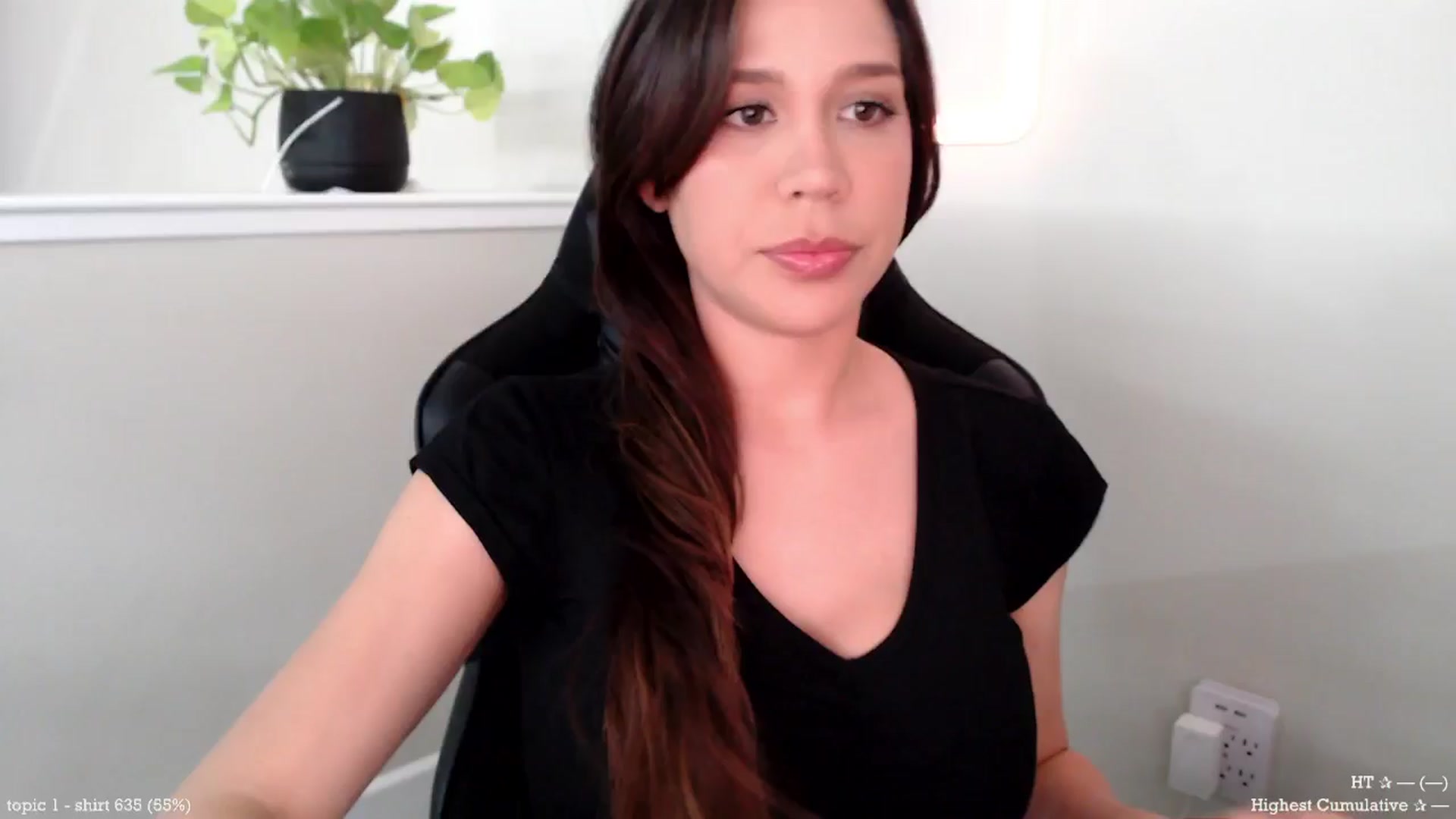 Gallery image thumbnail from Marie's myfreecams stream on, 04/02/2025, 21:47 image 2 of 20