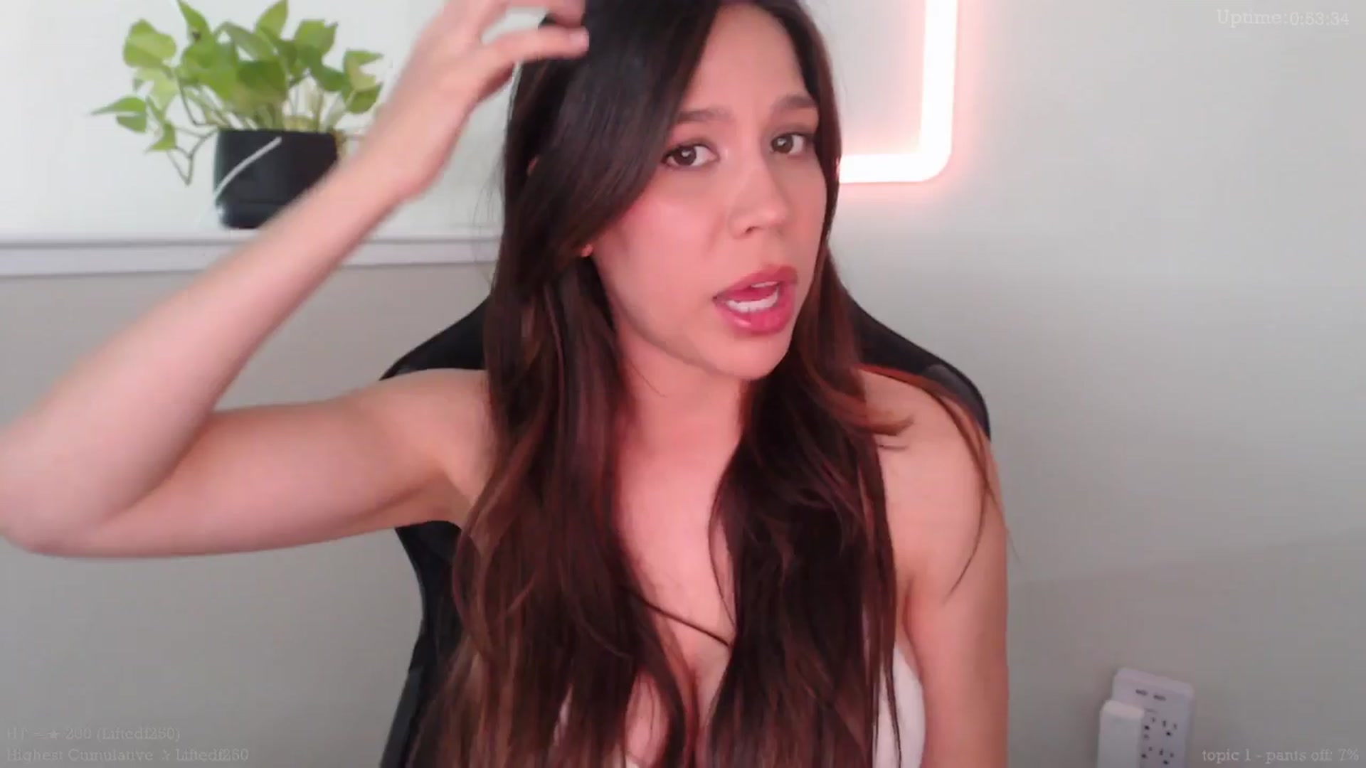 Gallery image thumbnail from Marie's myfreecams stream on, 04/04/2025, 24:05 image 7 of 20