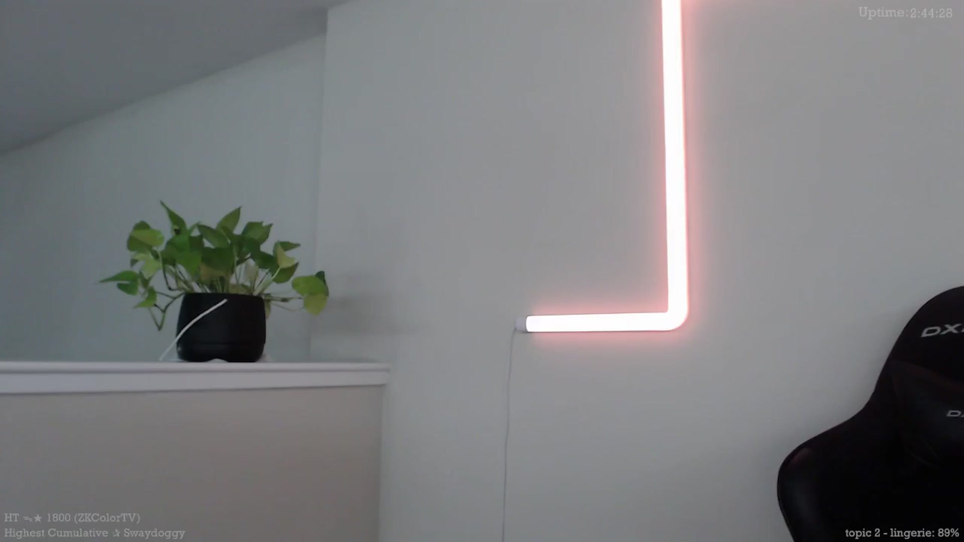 Gallery image thumbnail from Marie's myfreecams stream on, 04/04/2025, 01:32 image 15 of 20