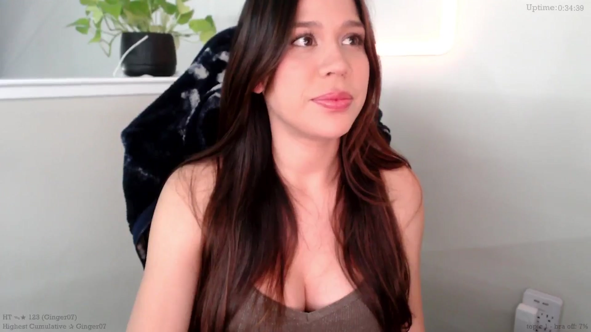 Gallery image thumbnail from Marie's myfreecams stream on, 04/04/2025, 19:43 image 9 of 20
