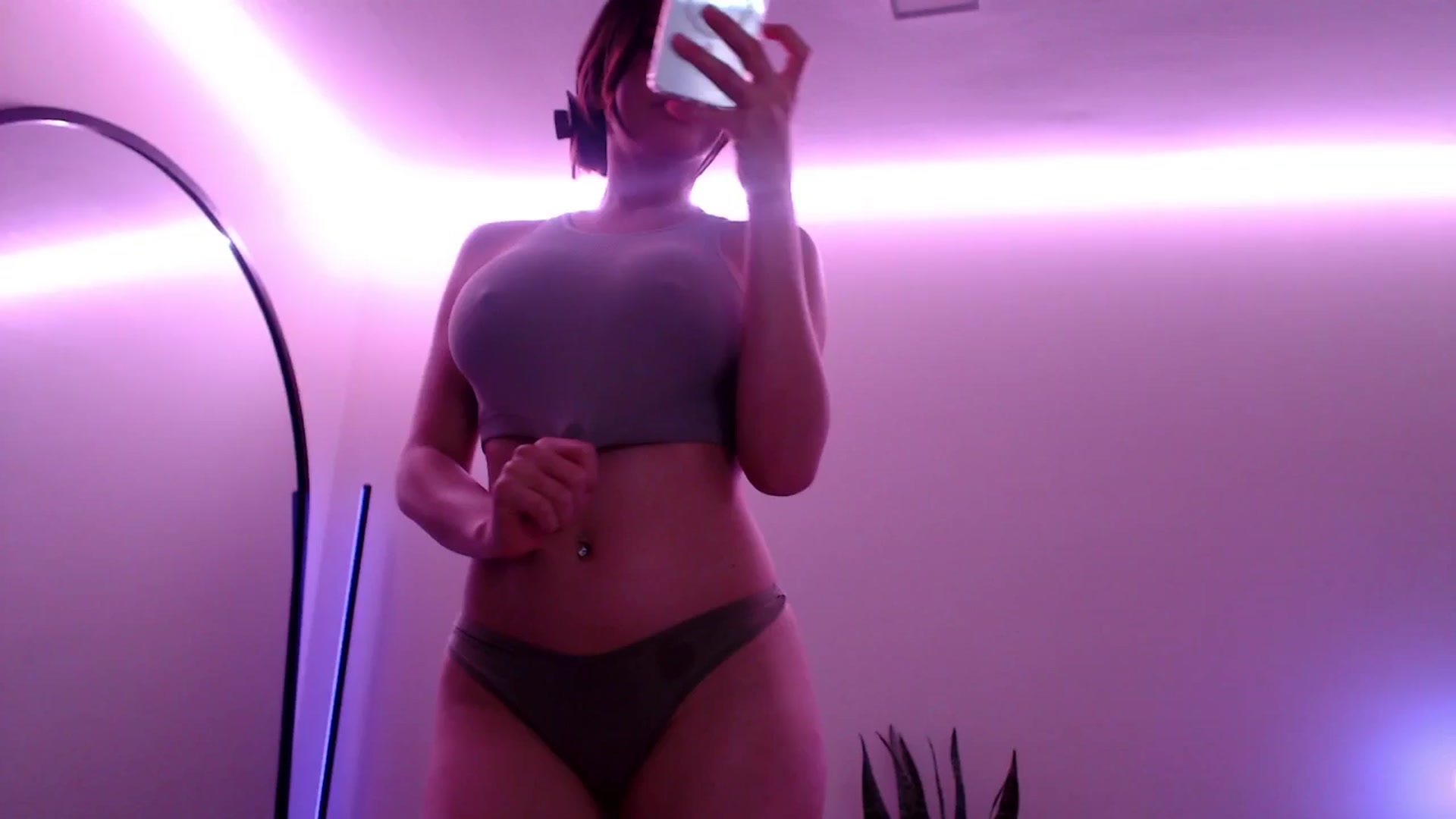 Gallery image thumbnail from Marie's myfreecams stream on, 04/12/2025, 24:42 image 18 of 20