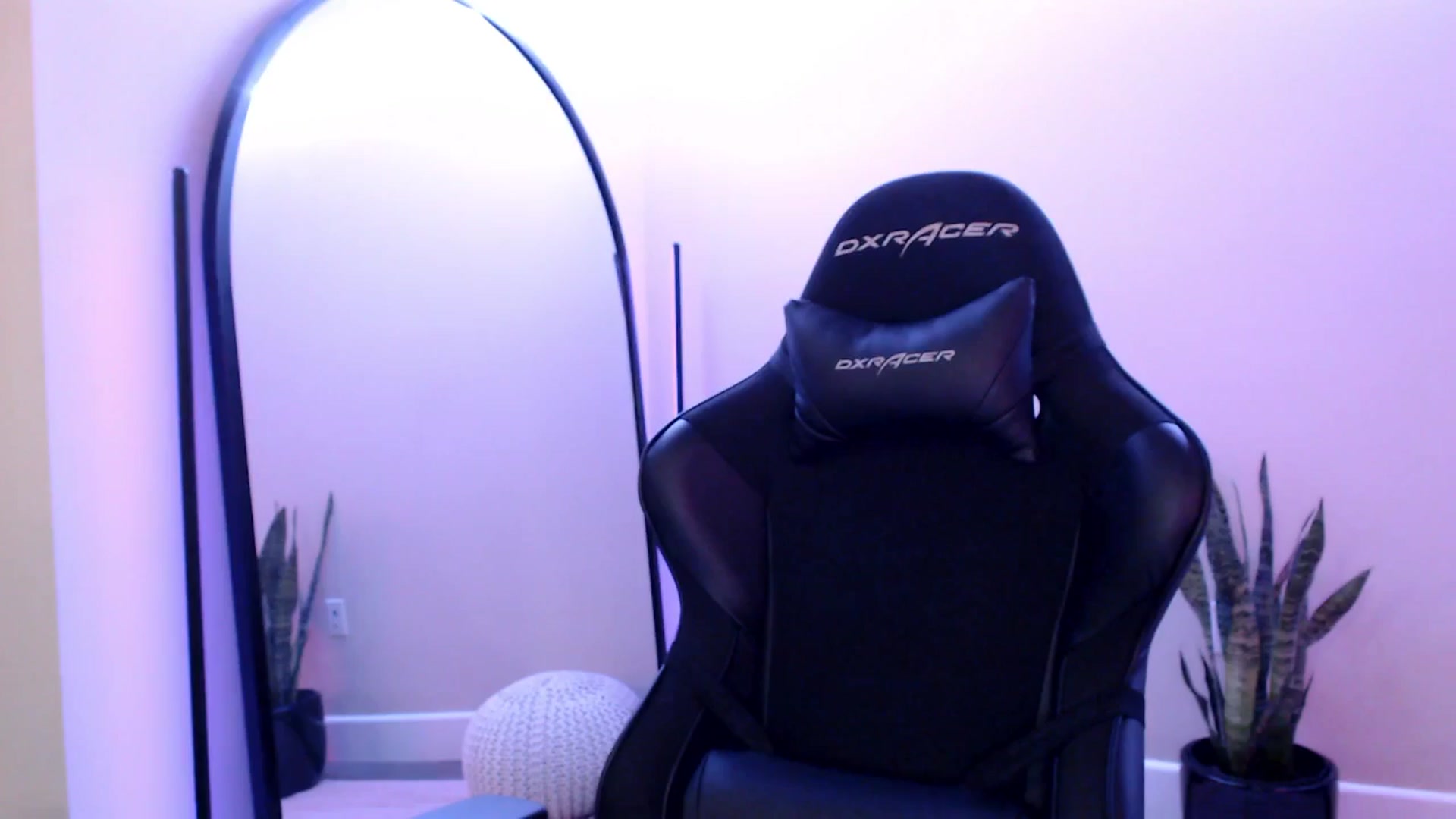 Gallery image thumbnail from Marie's myfreecams stream on, 04/18/2025, 24:04 image 14 of 20