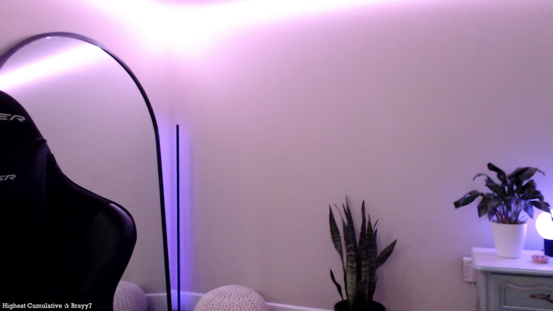 Gallery image thumbnail from Marie's myfreecams stream on, 04/23/2025, 24:05 image 9 of 20