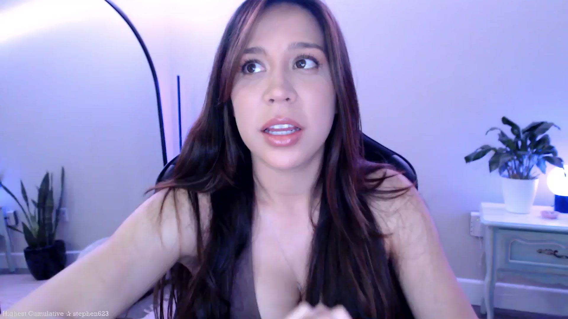 Gallery image thumbnail from Marie's myfreecams stream on, 04/23/2025, 24:05 image 4 of 20