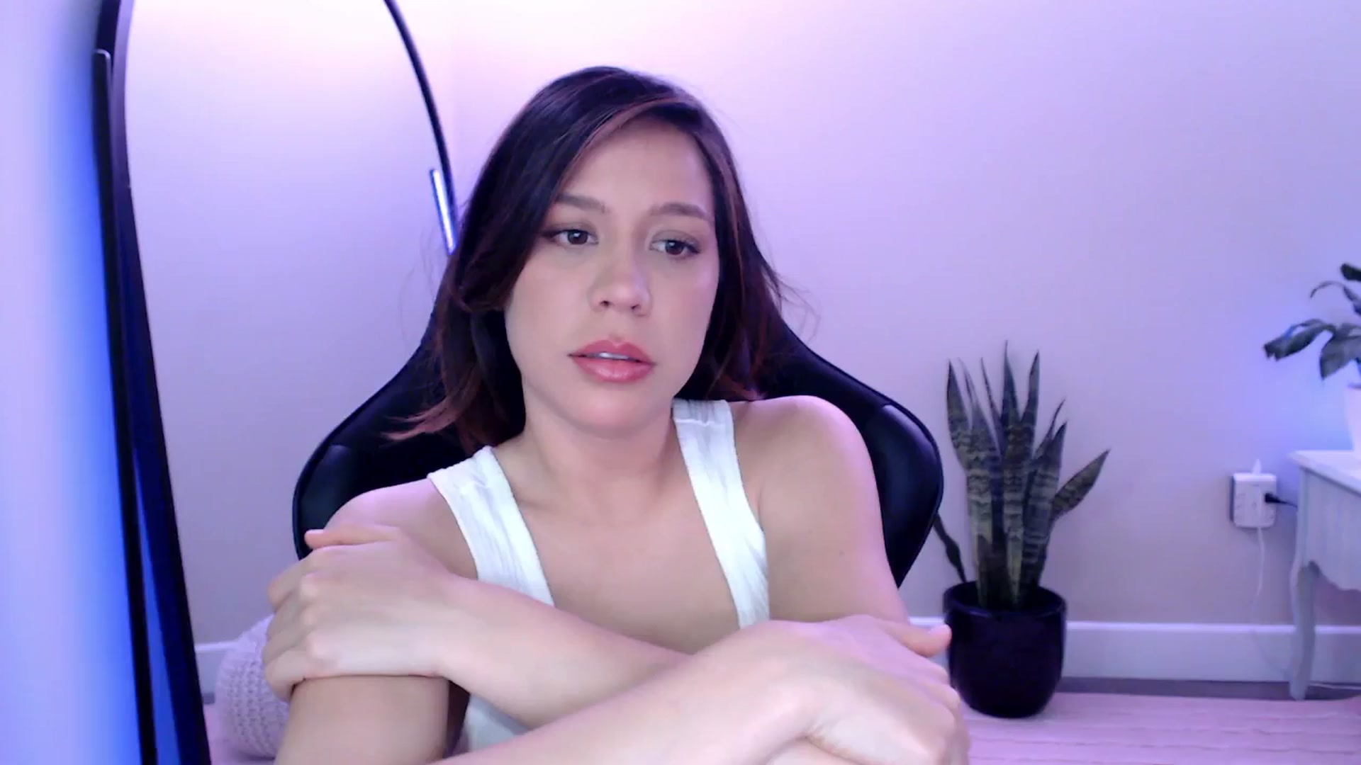 Gallery image thumbnail from Marie's myfreecams stream on, 05/02/2025, 23:10 image 10 of 20