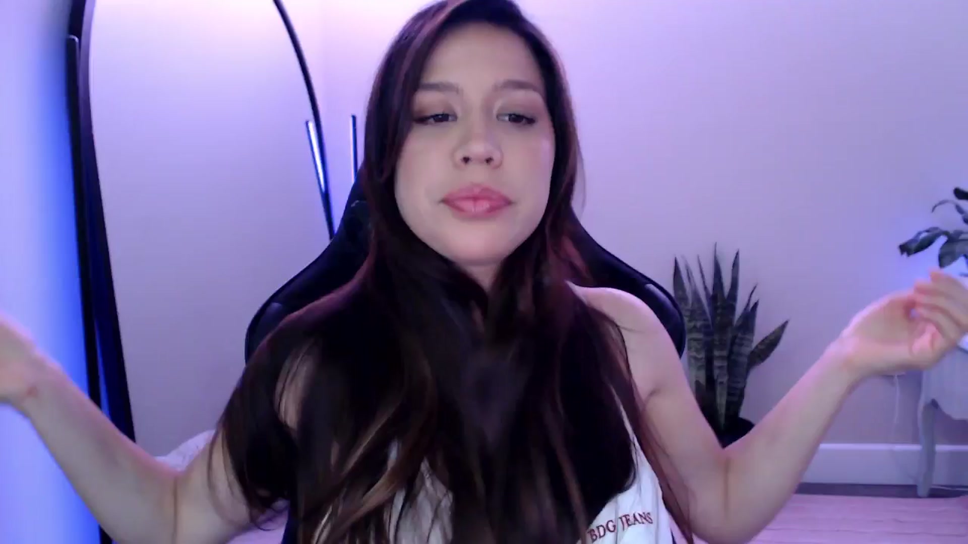 Gallery image thumbnail from Marie's myfreecams stream on, 05/02/2025, 23:10 image 9 of 20