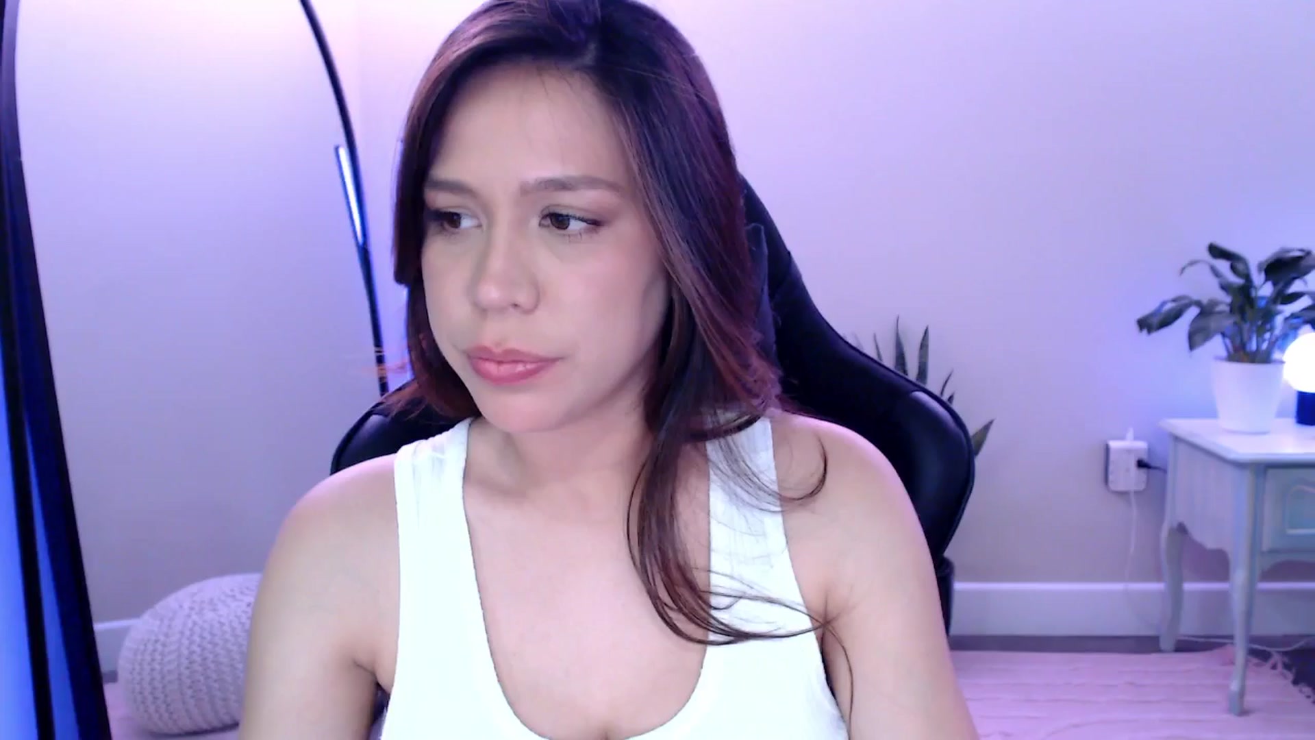 Gallery image thumbnail from Marie's myfreecams stream on, 05/02/2025, 23:53 image 8 of 20