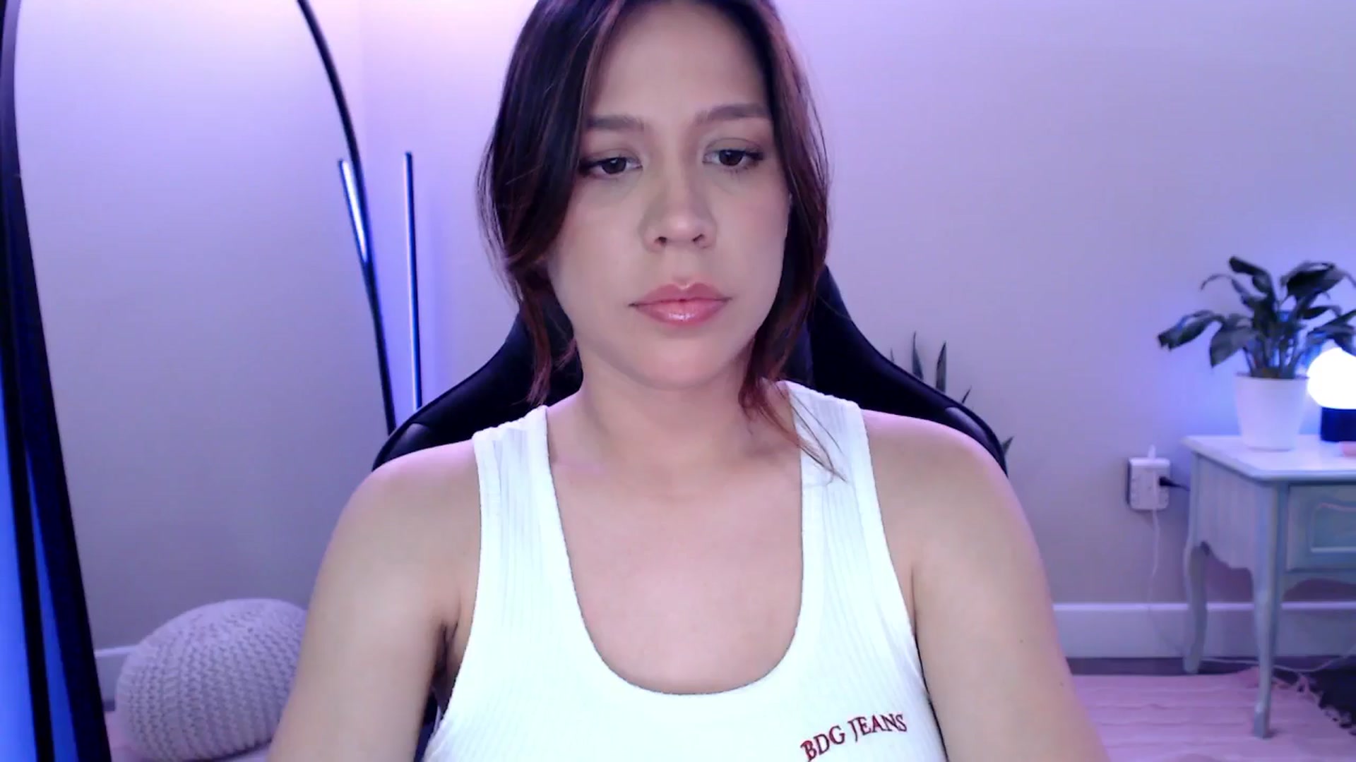 Gallery image thumbnail from Marie's myfreecams stream on, 05/02/2025, 23:53 image 17 of 20