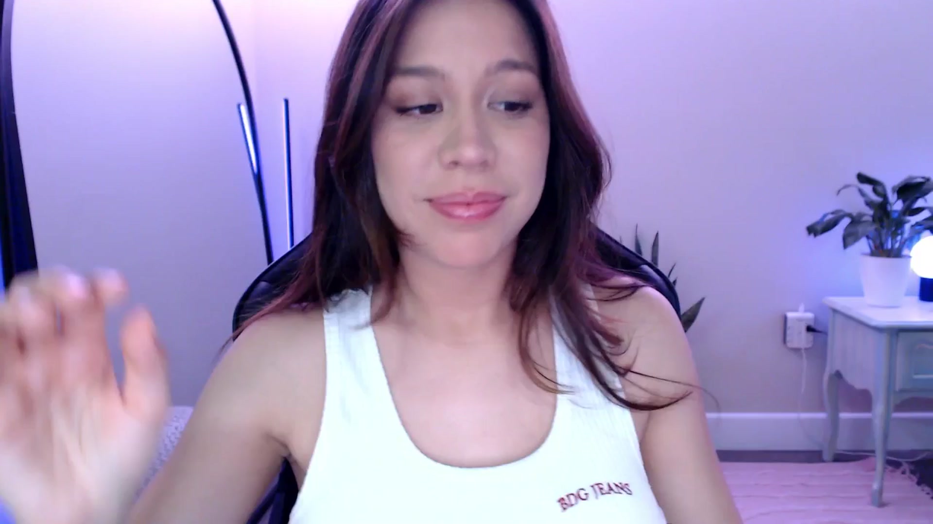 Gallery image thumbnail from Marie's myfreecams stream on, 05/02/2025, 23:53 image 3 of 20
