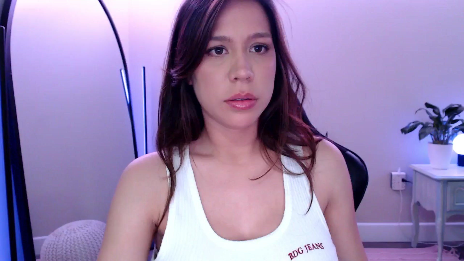 Gallery image thumbnail from Marie's myfreecams stream on, 05/02/2025, 23:53 image 9 of 20