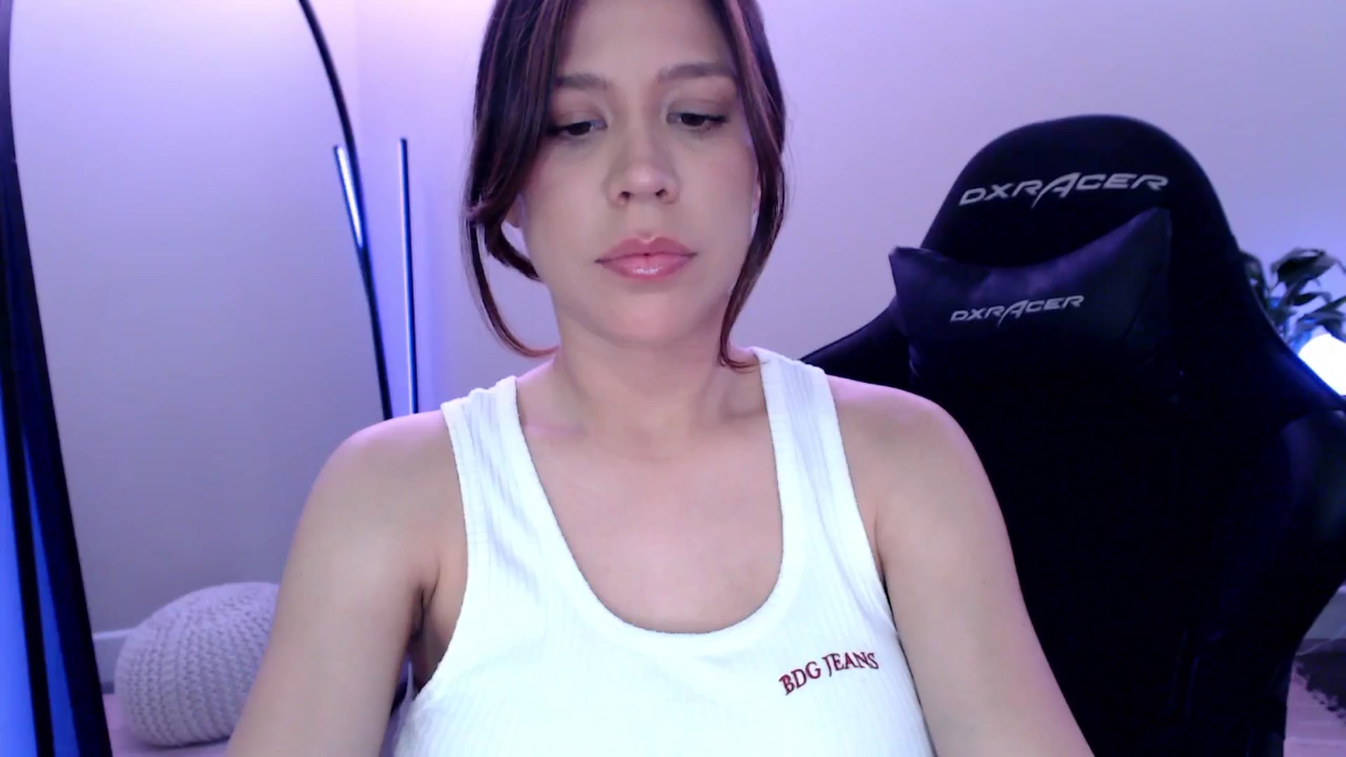 Gallery image thumbnail from Marie's myfreecams stream on, 05/02/2025, 23:53 image 14 of 20