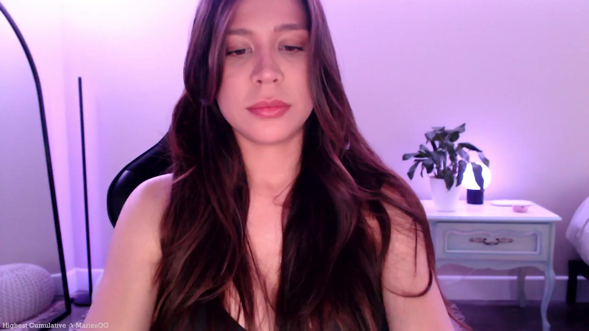 Gallery image thumbnail from Marie's myfreecams stream on, 05/10/2025, 24:08 image 20 of 20