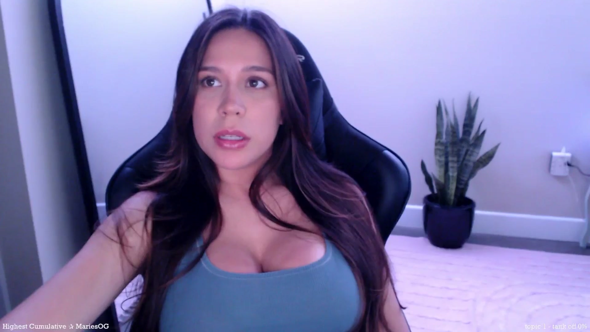 Gallery image thumbnail from Marie's myfreecams stream on, 05/28/2025, 24:26 image 4 of 20