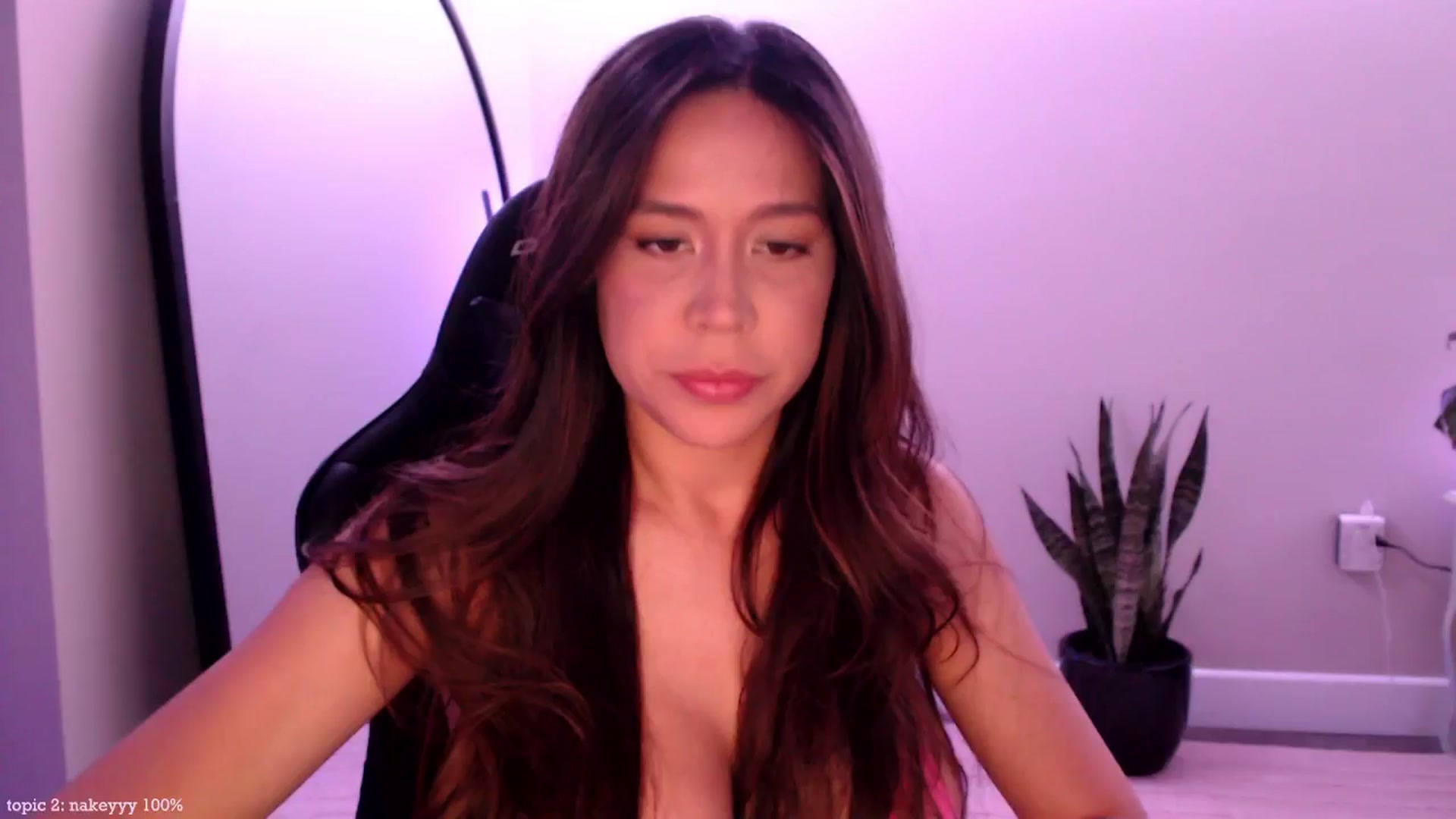 Gallery image thumbnail from Marie's myfreecams stream on, 06/14/2025, 24:46 image 4 of 20