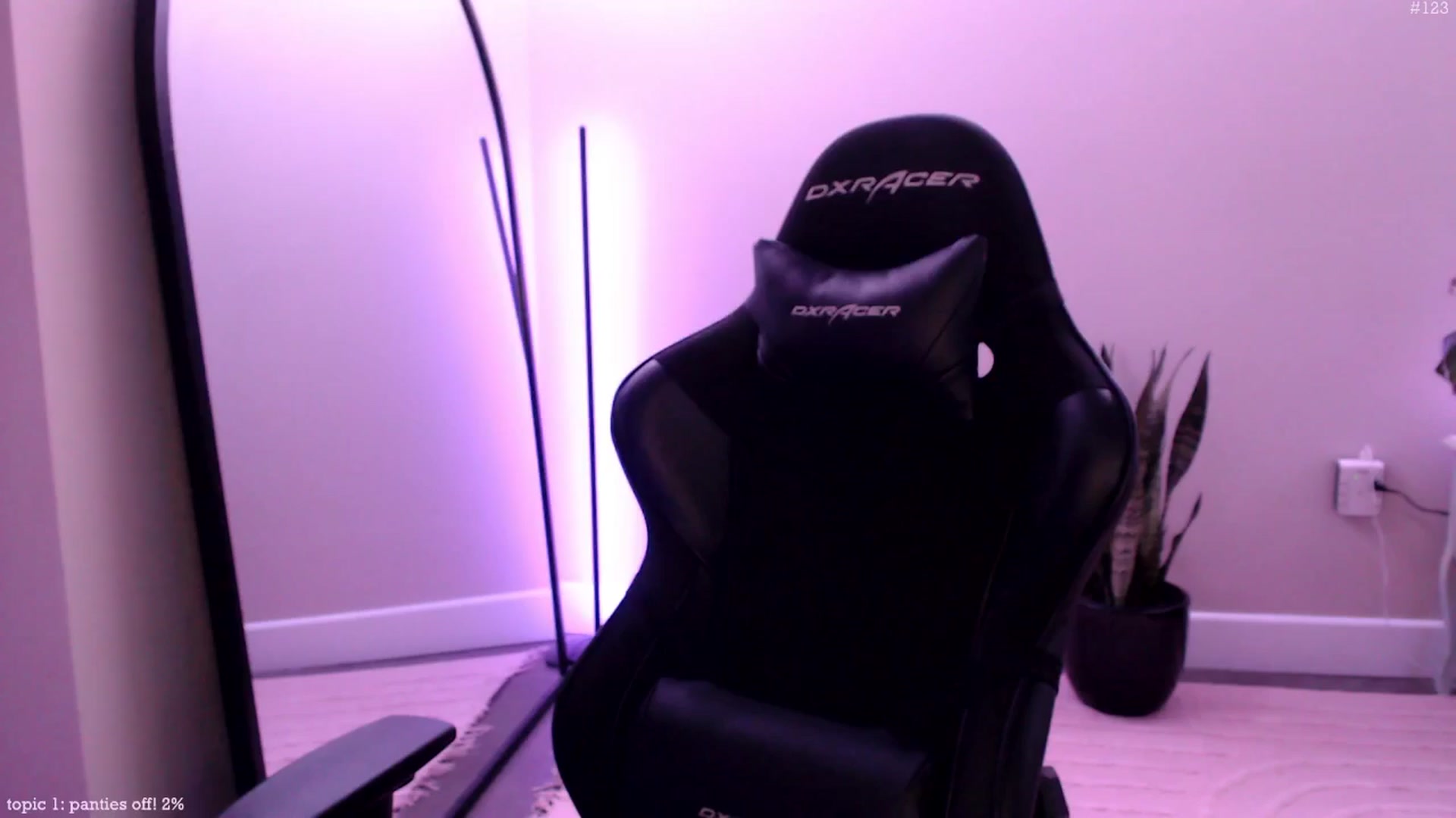 Gallery image thumbnail from Marie's myfreecams stream on, 06/14/2025, 24:46 image 16 of 20