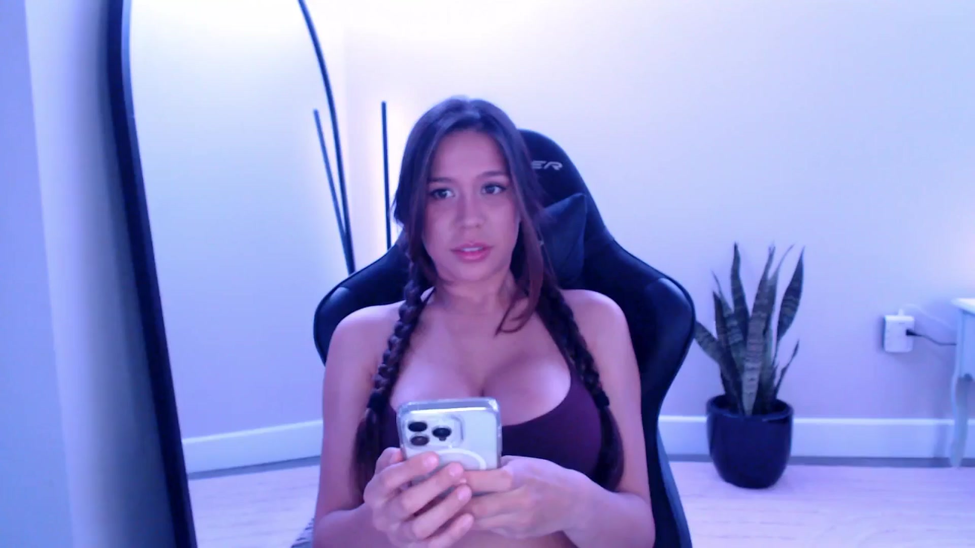 Gallery image thumbnail from Marie's myfreecams stream on, 06/28/2025, 01:39 image 10 of 20