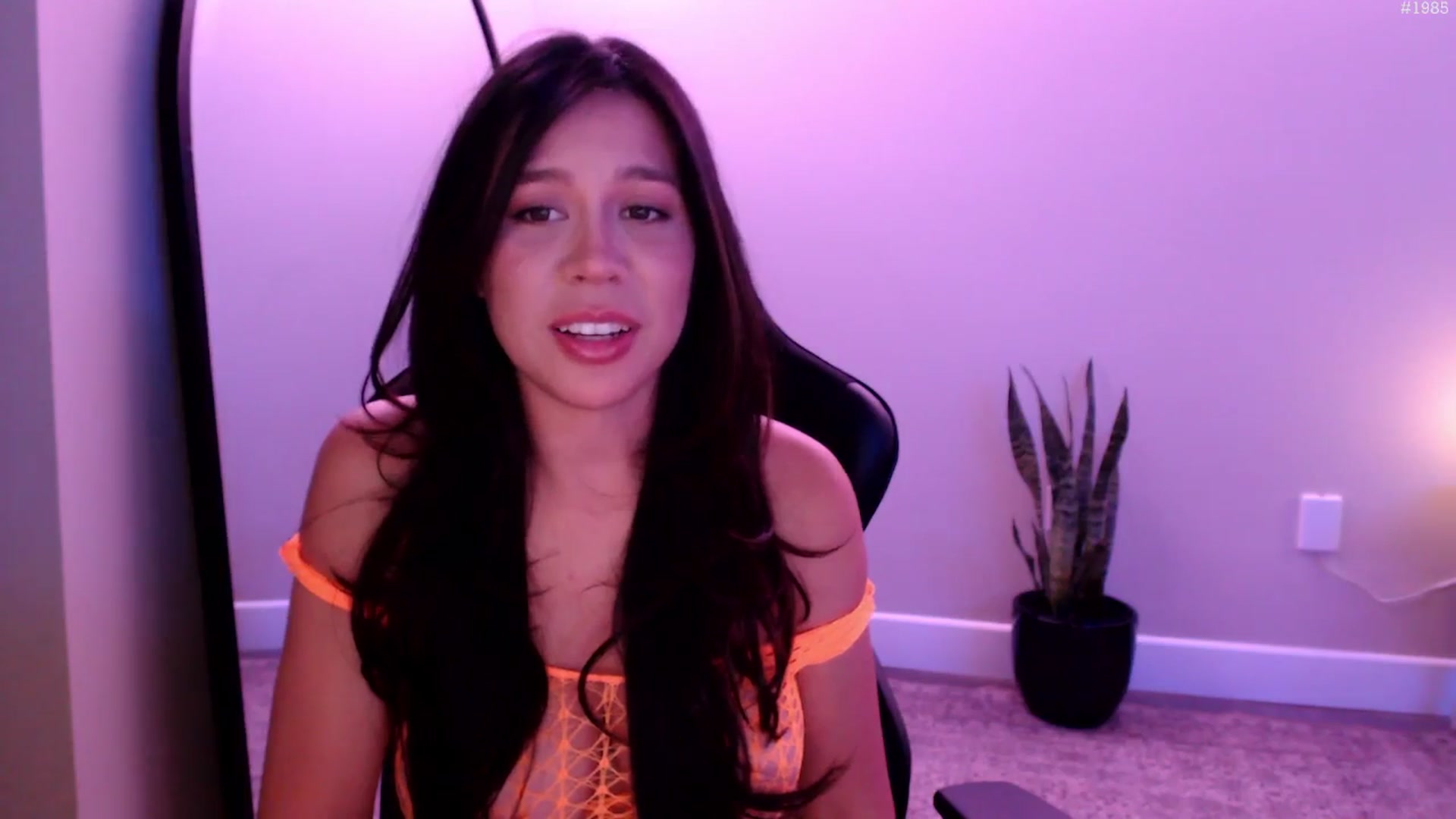 Gallery image thumbnail from Marie's myfreecams stream on, 08/15/2025, 03:04 image 11 of 20