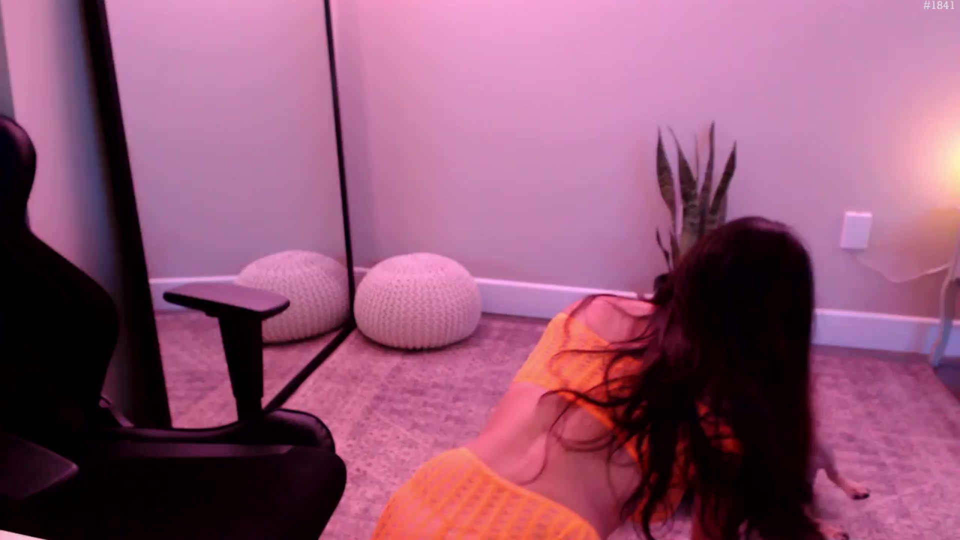 Gallery image thumbnail from Marie's myfreecams stream on, 08/15/2025, 03:04 image 17 of 20