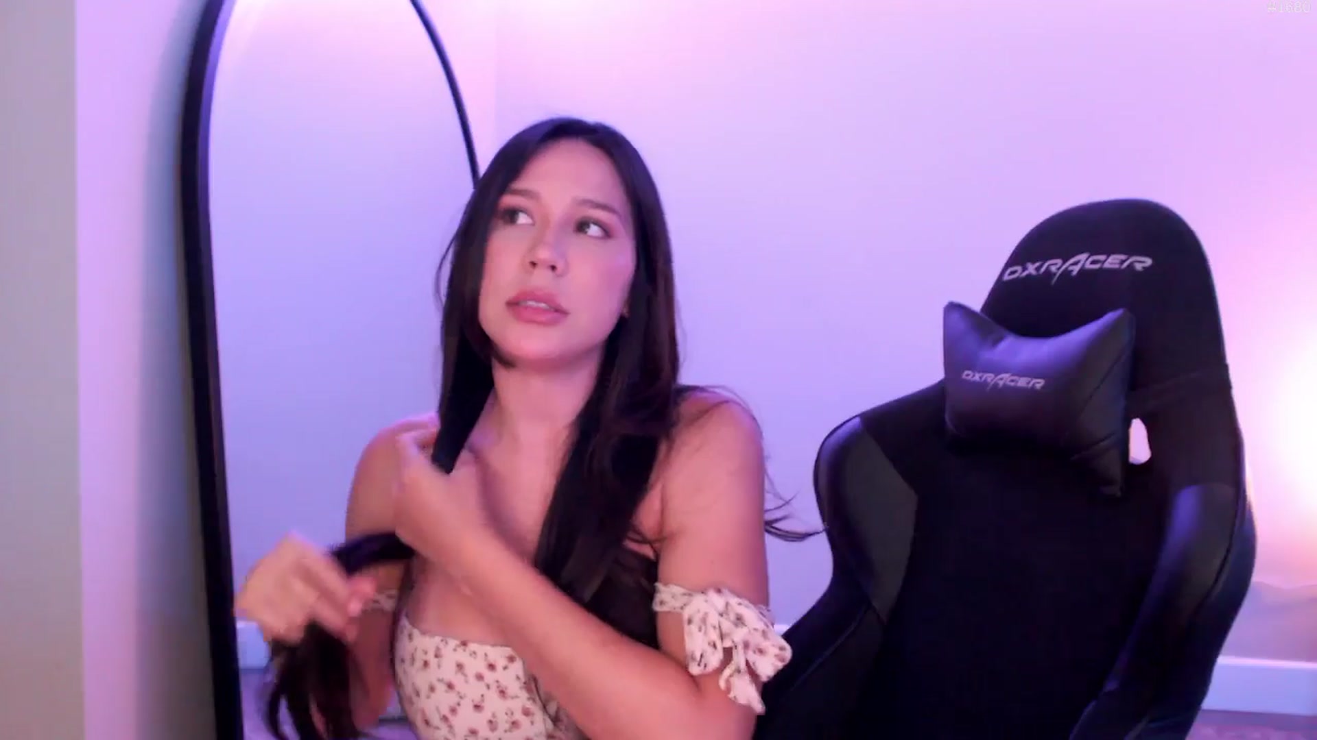 Gallery image thumbnail from Marie's myfreecams stream on, 08/16/2025, 24:42 image 9 of 20