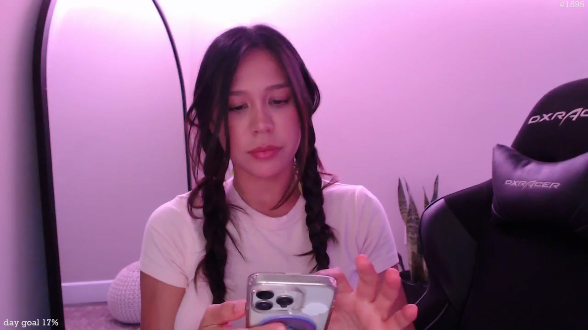 Gallery image thumbnail from Marie's myfreecams stream on, 09/08/2025, 20:35 image 16 of 20