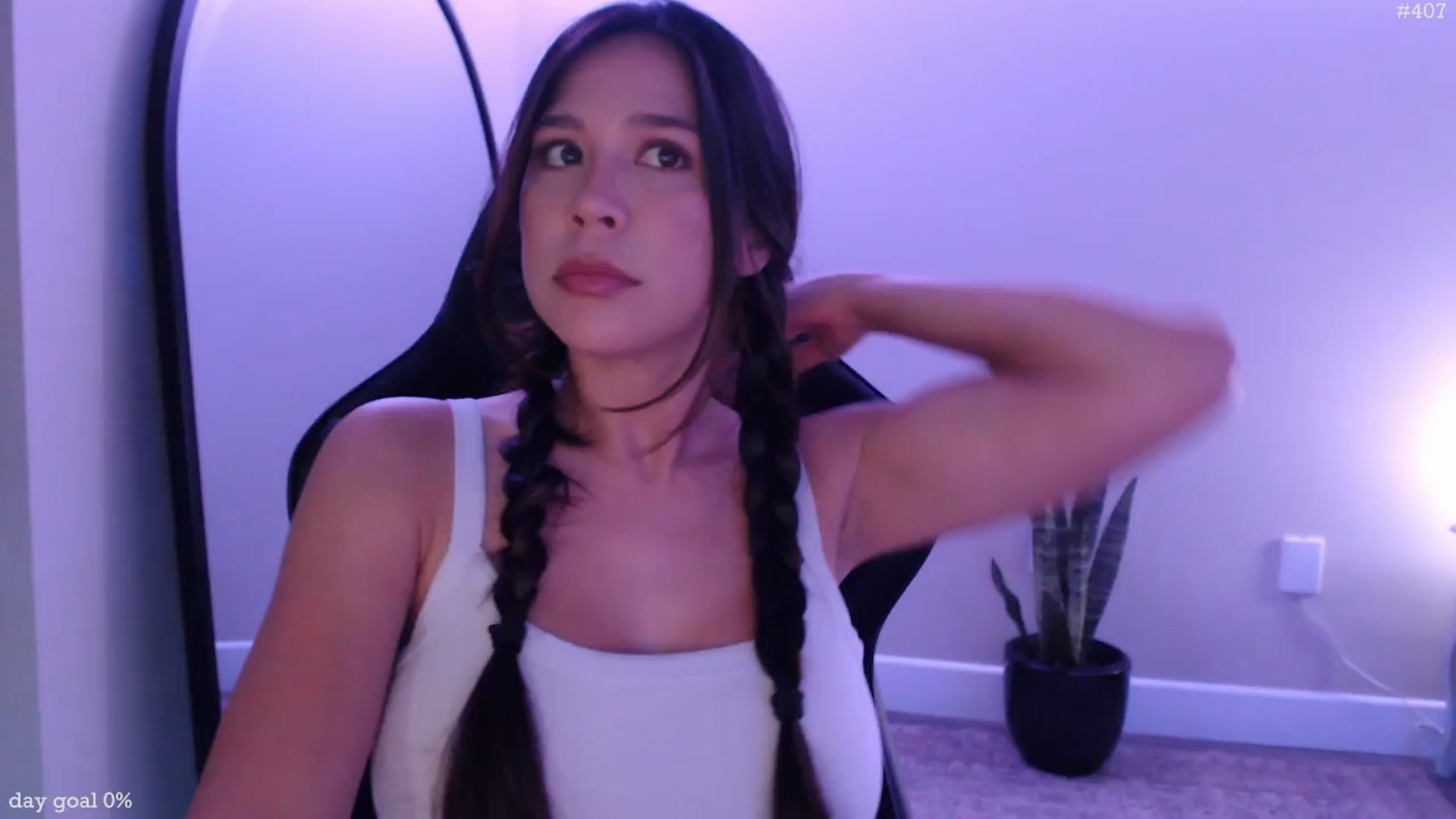 Gallery image thumbnail from Marie's myfreecams stream on, 09/11/2025, 22:03 image 6 of 20