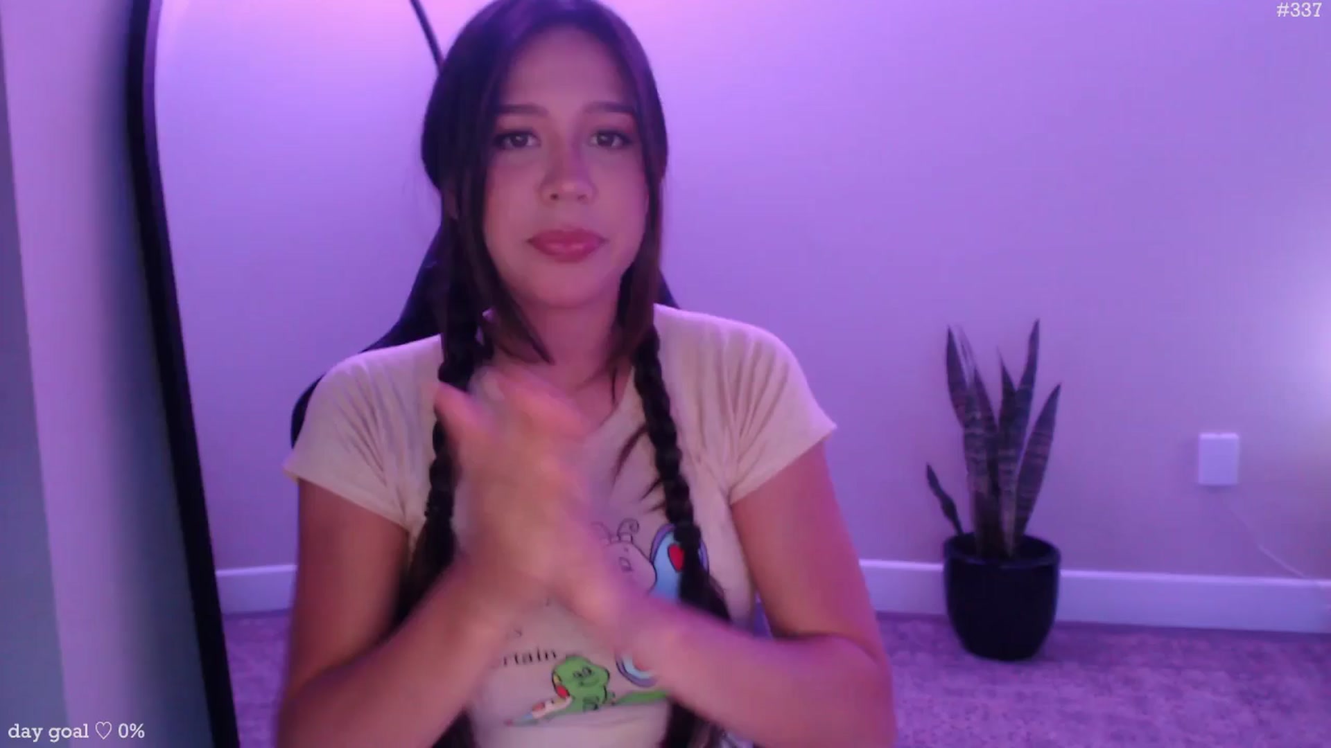 Gallery image thumbnail from Marie's myfreecams stream on, 09/24/2025, 24:01 image 2 of 20