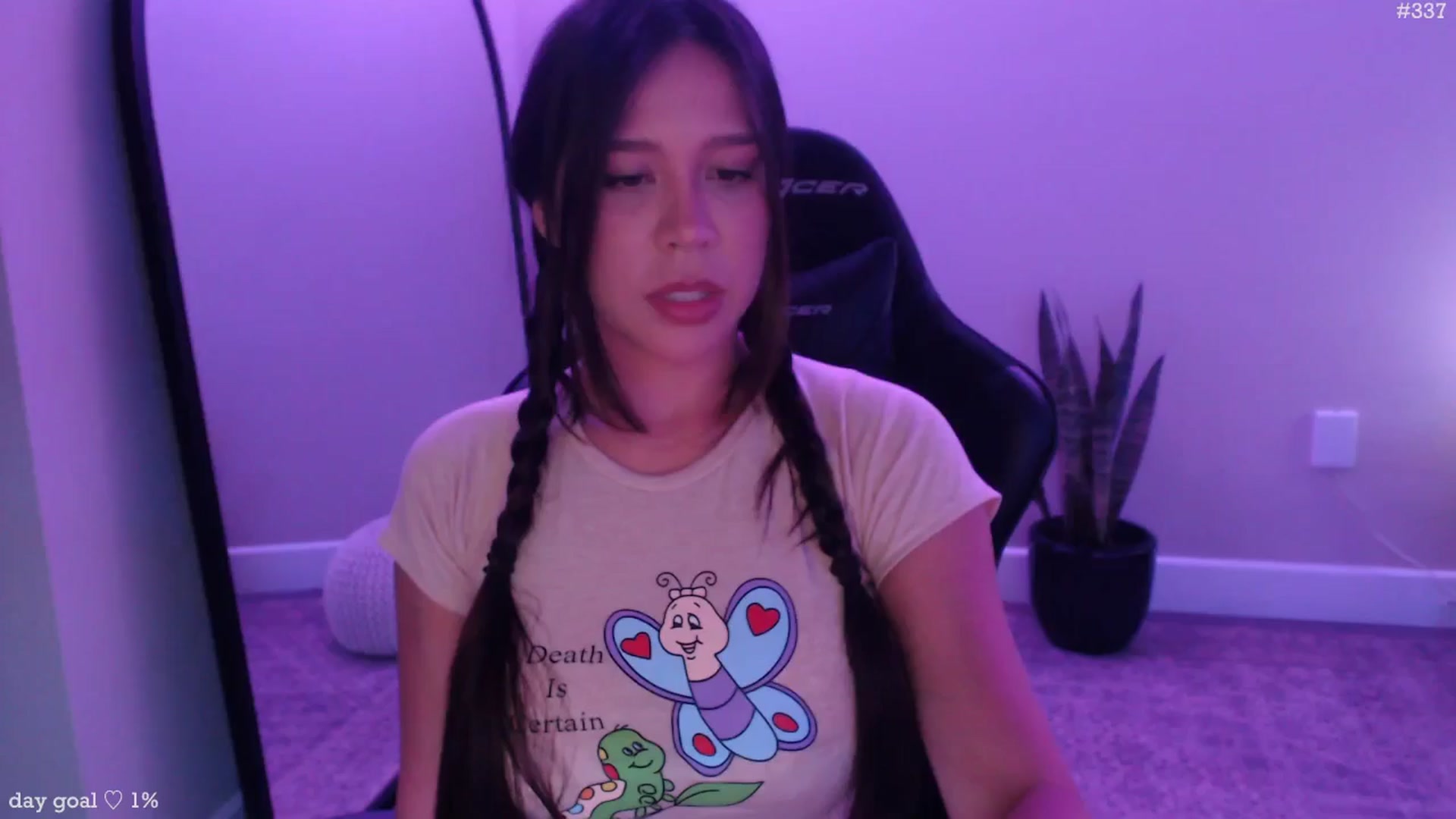 Gallery image thumbnail from Marie's myfreecams stream on, 09/24/2025, 24:01 image 3 of 20