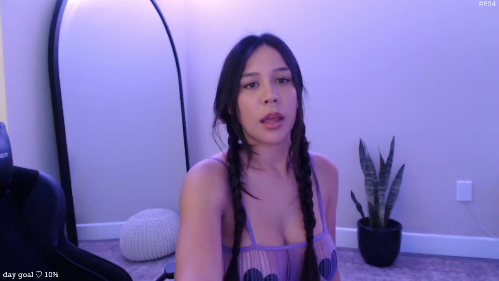 Gallery image thumbnail from Marie's myfreecams stream on, 10/01/2025, 21:48 image 18 of 20