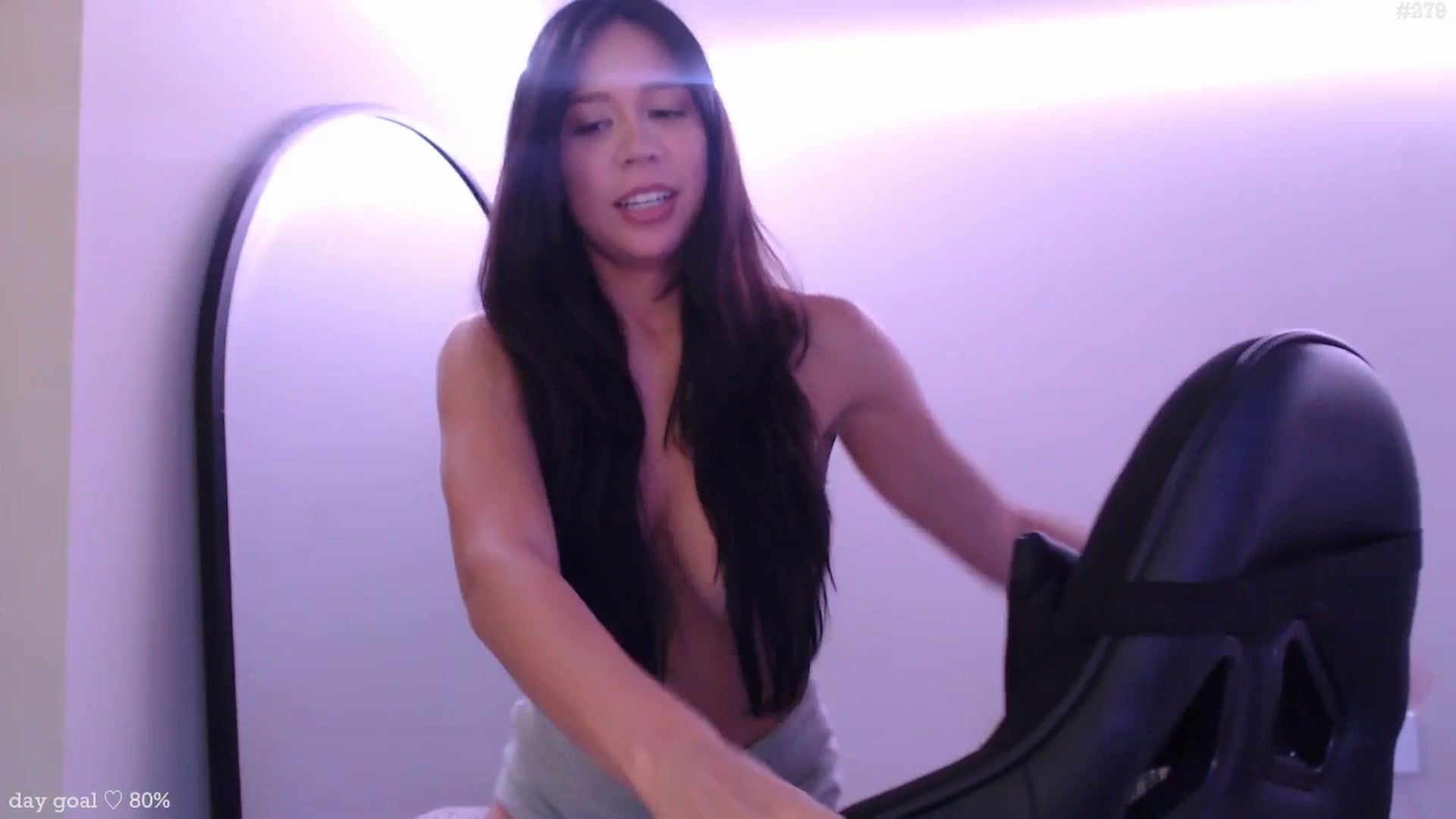 Gallery image thumbnail from Marie's myfreecams stream on, 10/06/2025, 22:56 image 9 of 20