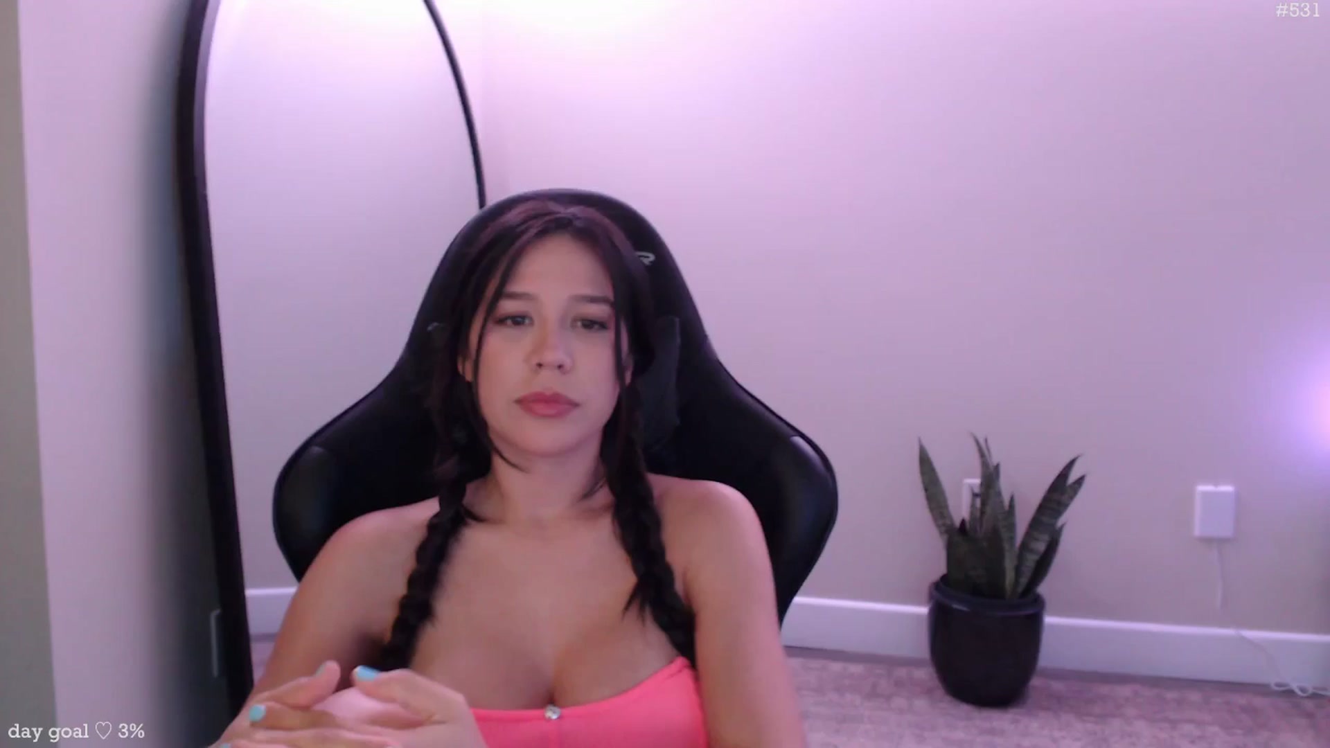 Gallery image thumbnail from Marie's myfreecams stream on, 11/22/2025, 24:03 image 2 of 20