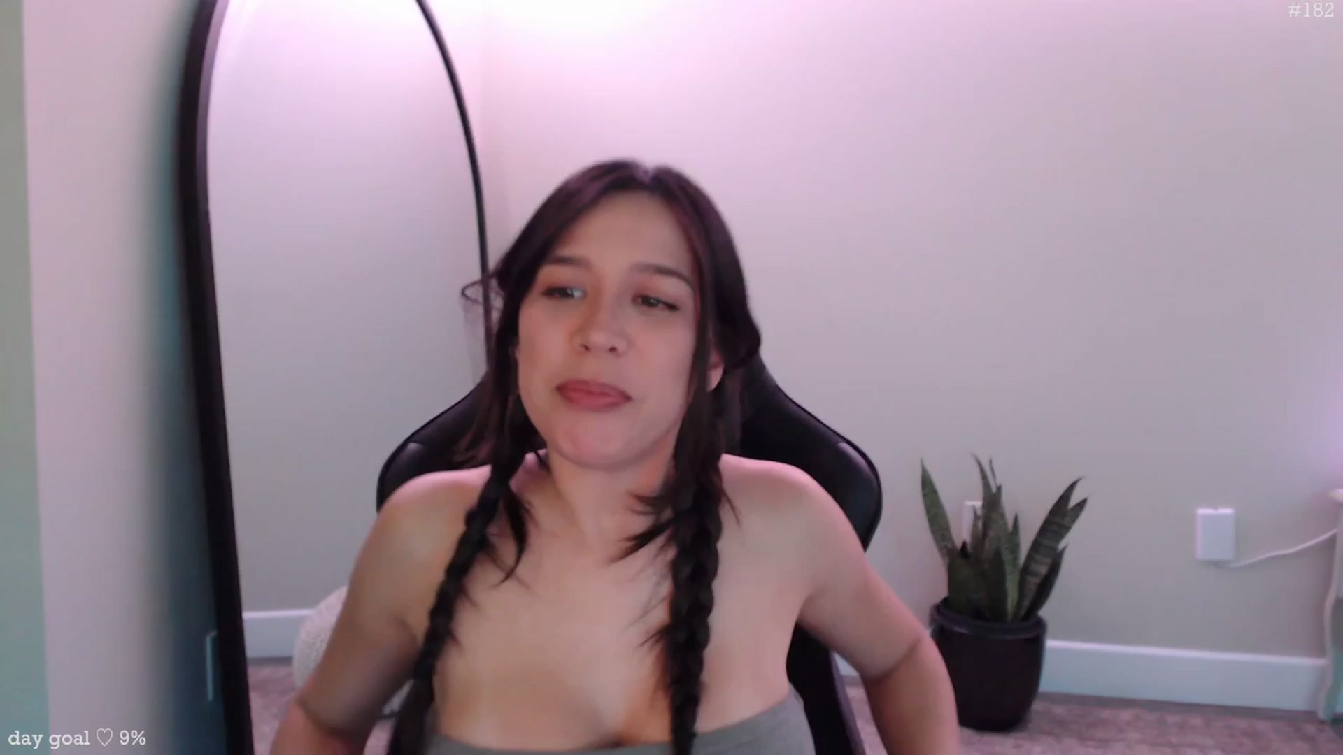 Gallery image thumbnail from Marie's myfreecams stream on, 11/27/2025, 24:49 image 8 of 20