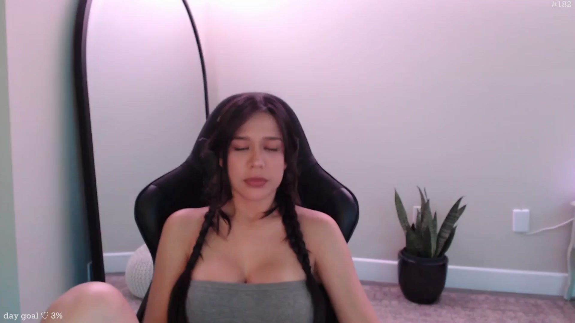 Gallery image thumbnail from Marie's myfreecams stream on, 11/27/2025, 24:49 image 5 of 20