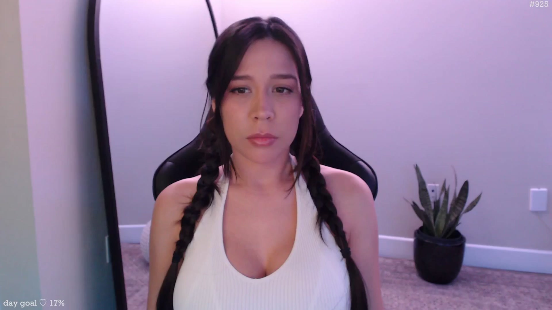 Gallery image thumbnail from Marie's myfreecams stream on, 12/23/2025, 24:30 image 10 of 20
