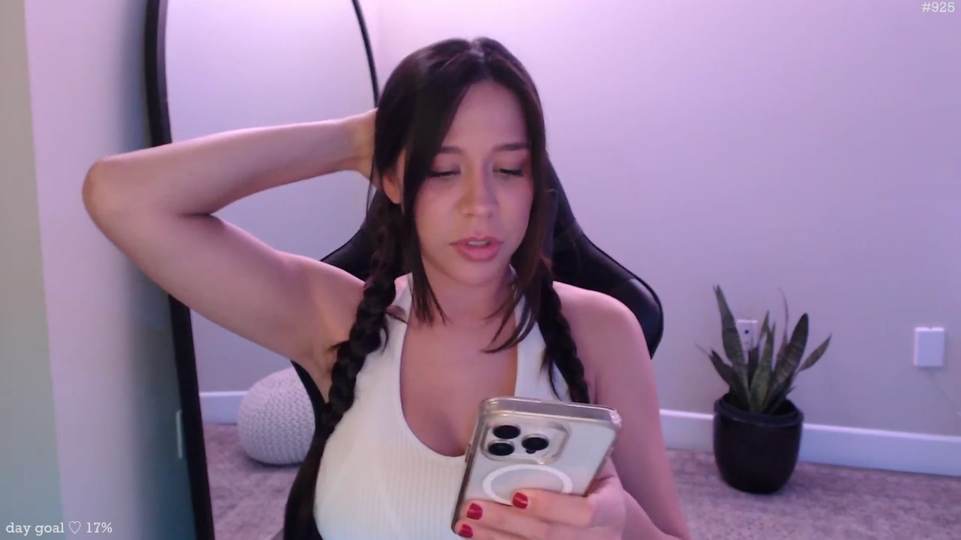 Gallery image thumbnail from Marie's myfreecams stream on, 12/23/2025, 24:30 image 6 of 20