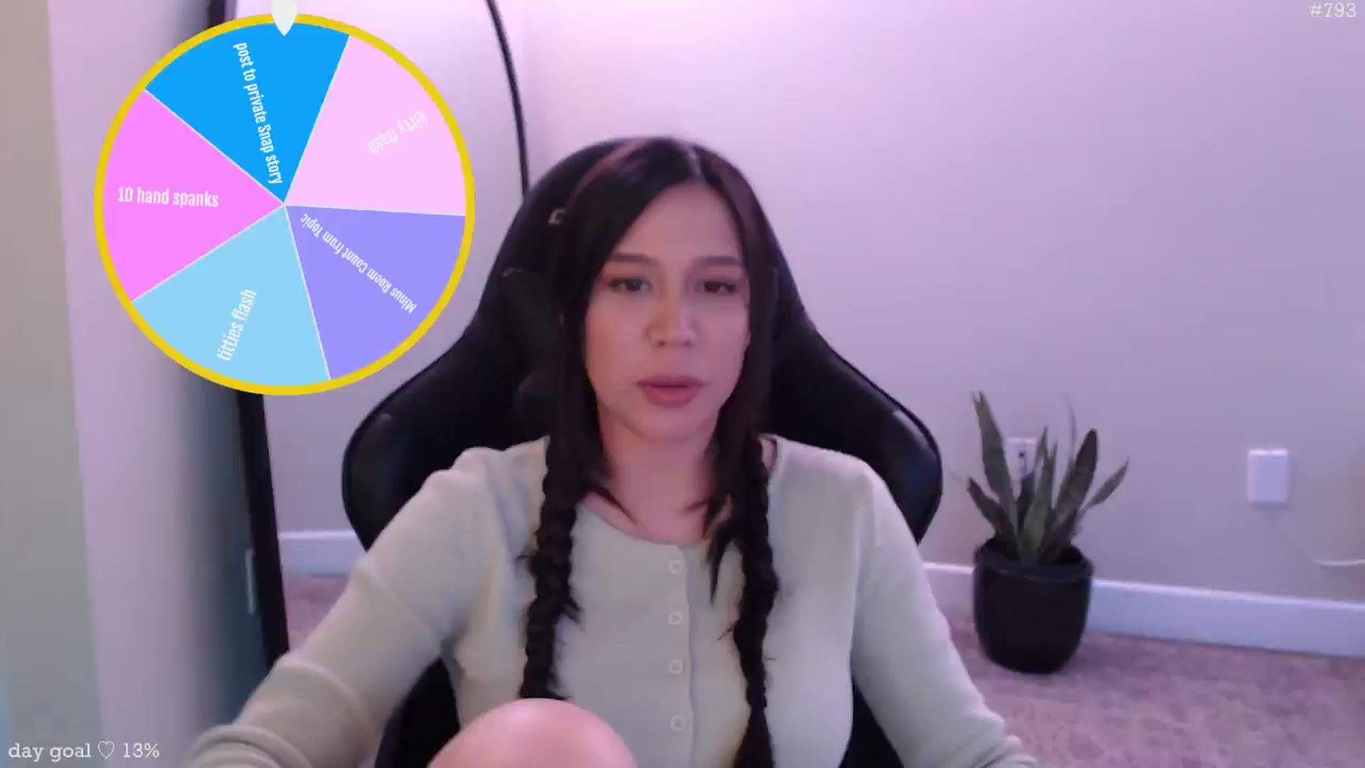 Gallery image thumbnail from Marie's myfreecams stream on, 12/31/2025, 01:31 image 3 of 20