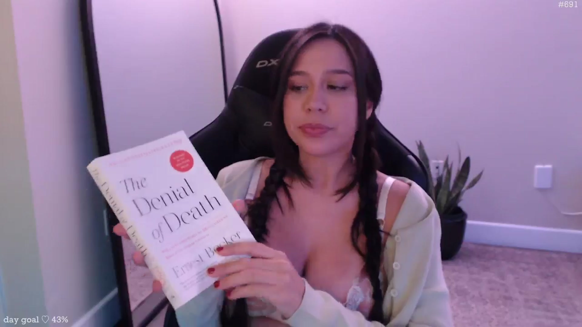 Gallery image thumbnail from Marie's myfreecams stream on, 12/31/2025, 01:31 image 9 of 20