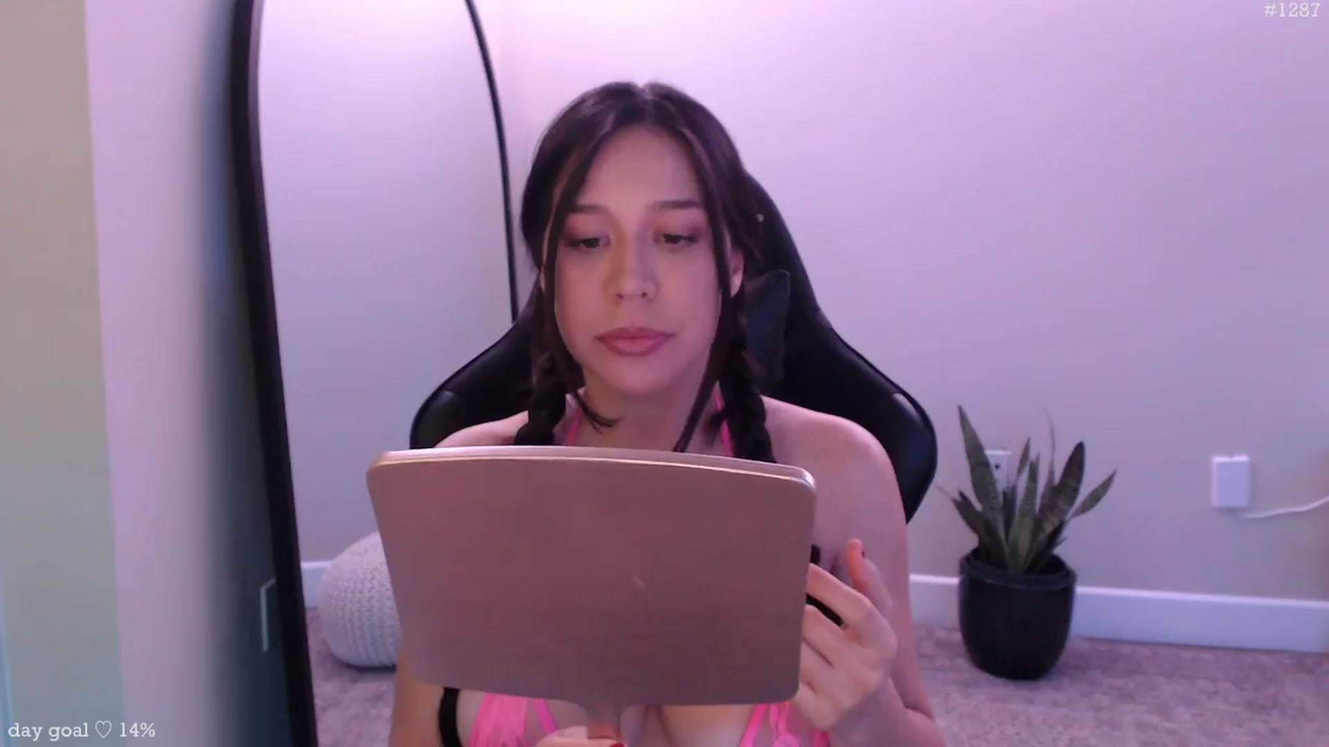Gallery image thumbnail from Marie's myfreecams stream on, 01/06/2026, 23:51 image 11 of 20