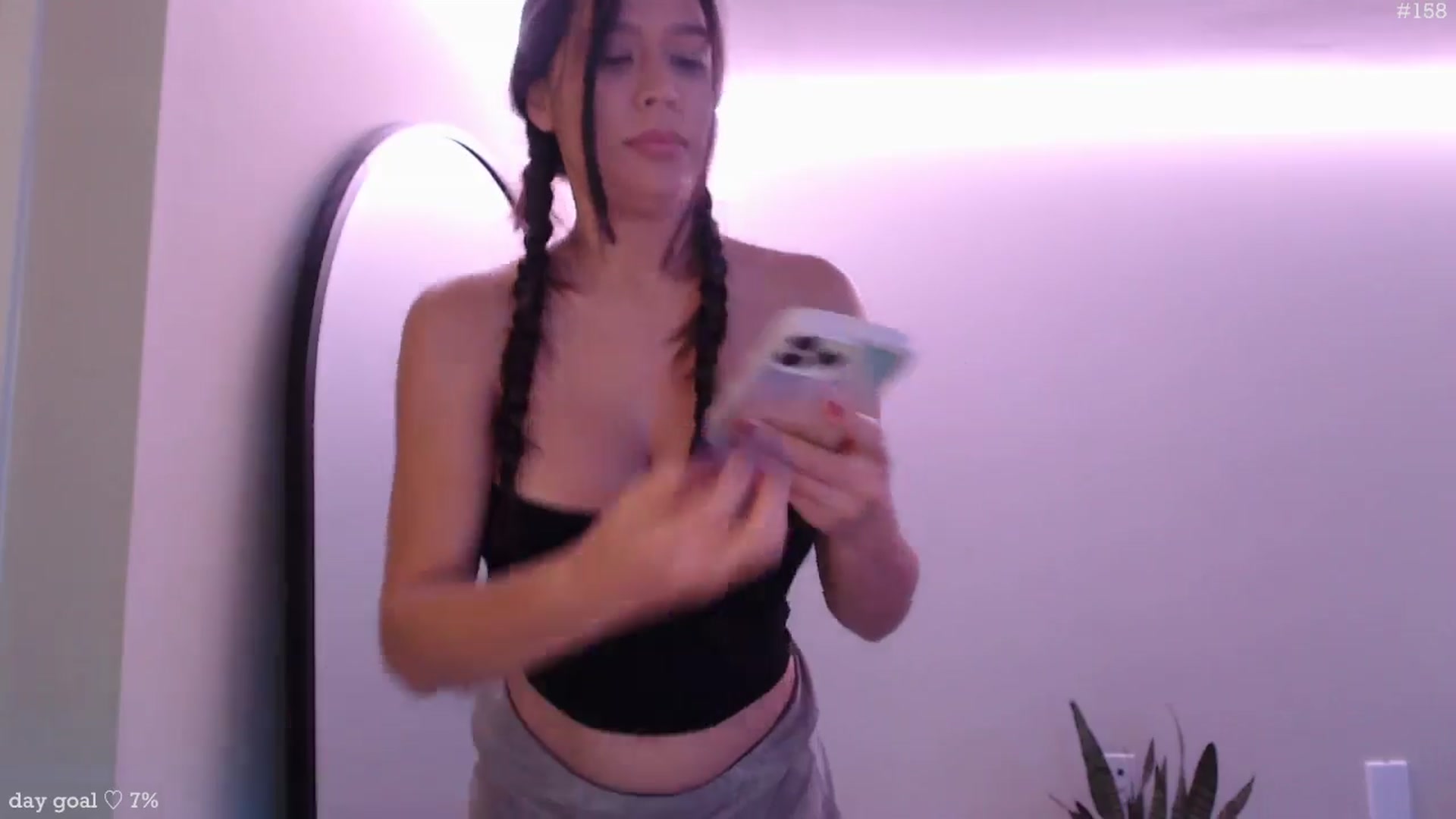 Gallery image thumbnail from Marie's myfreecams stream on, 01/09/2026, 24:06 image 13 of 20