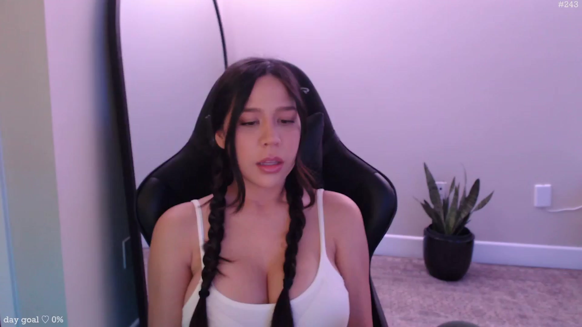 Gallery image thumbnail from Marie's myfreecams stream on, 01/13/2026, 01:33 image 1 of 20