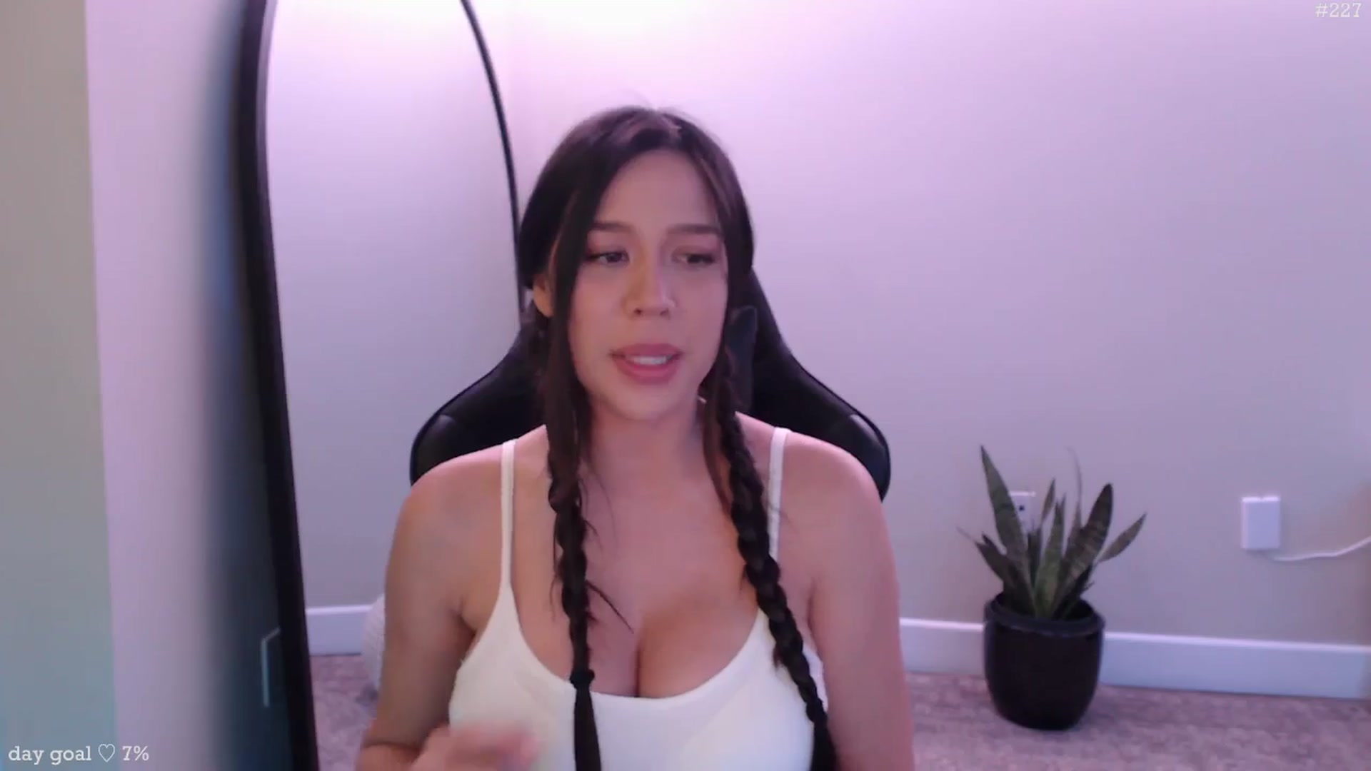 Gallery image thumbnail from Marie's myfreecams stream on, 01/13/2026, 01:33 image 8 of 20