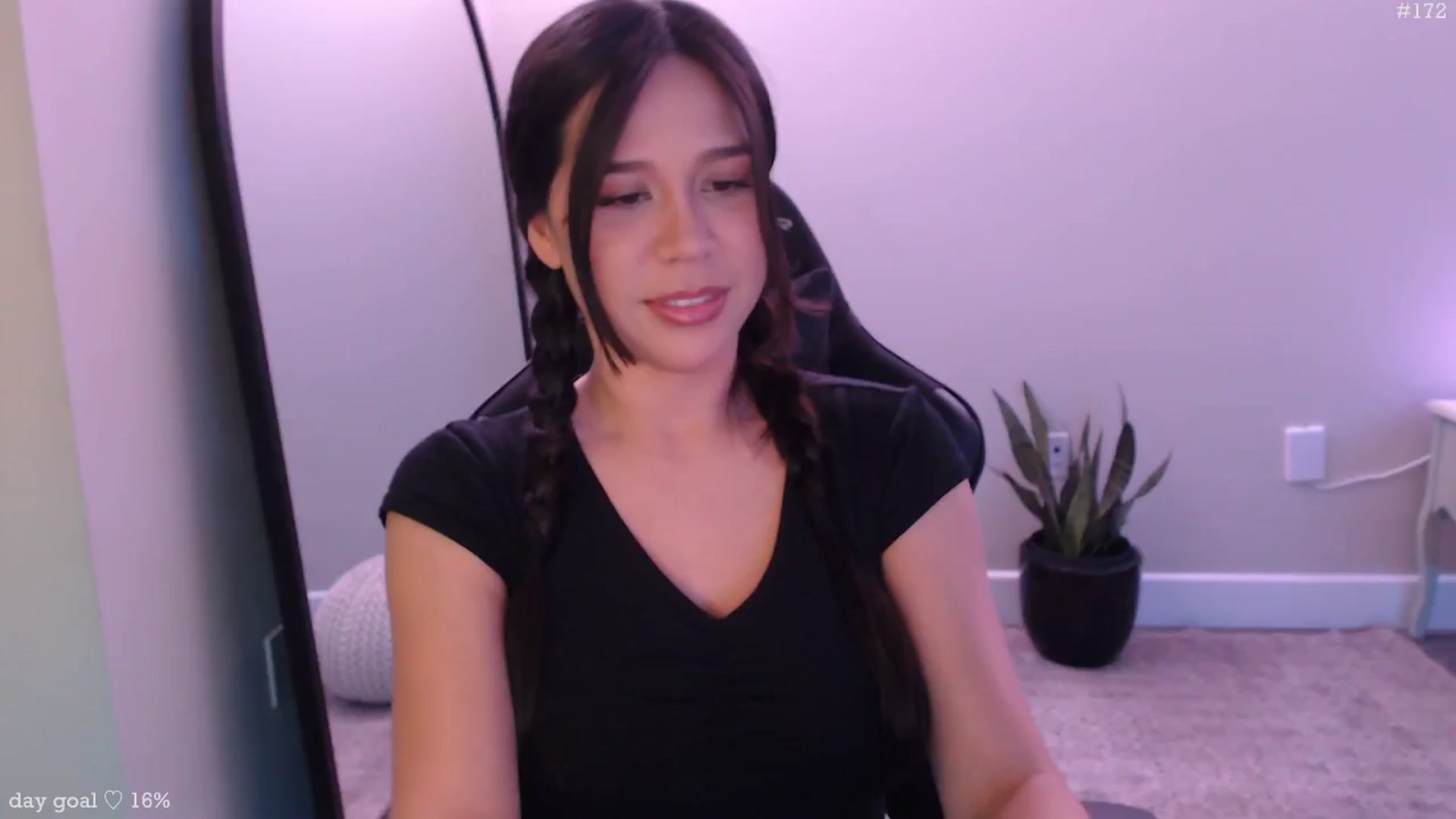 Gallery image thumbnail from Marie's myfreecams stream on, 01/28/2026, 24:01 image 6 of 20