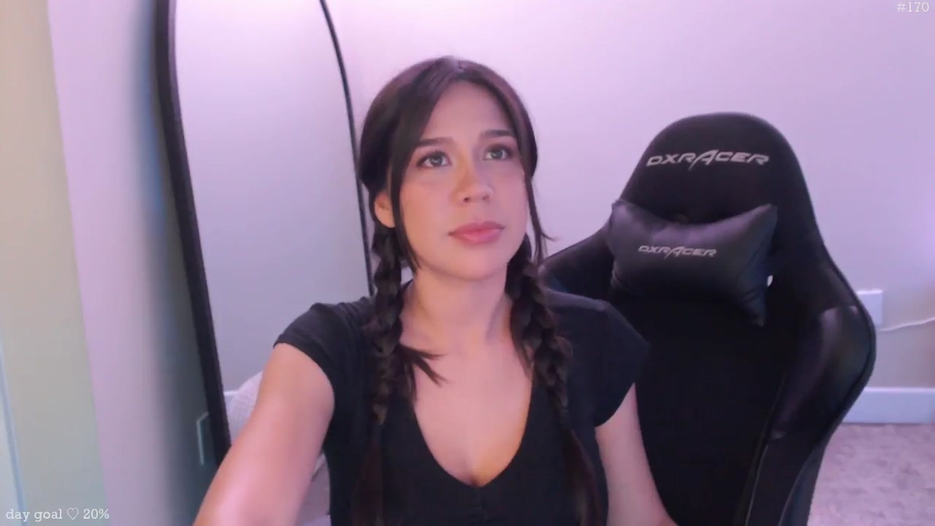 Gallery image thumbnail from Marie's myfreecams stream on, 01/28/2026, 24:01 image 13 of 20