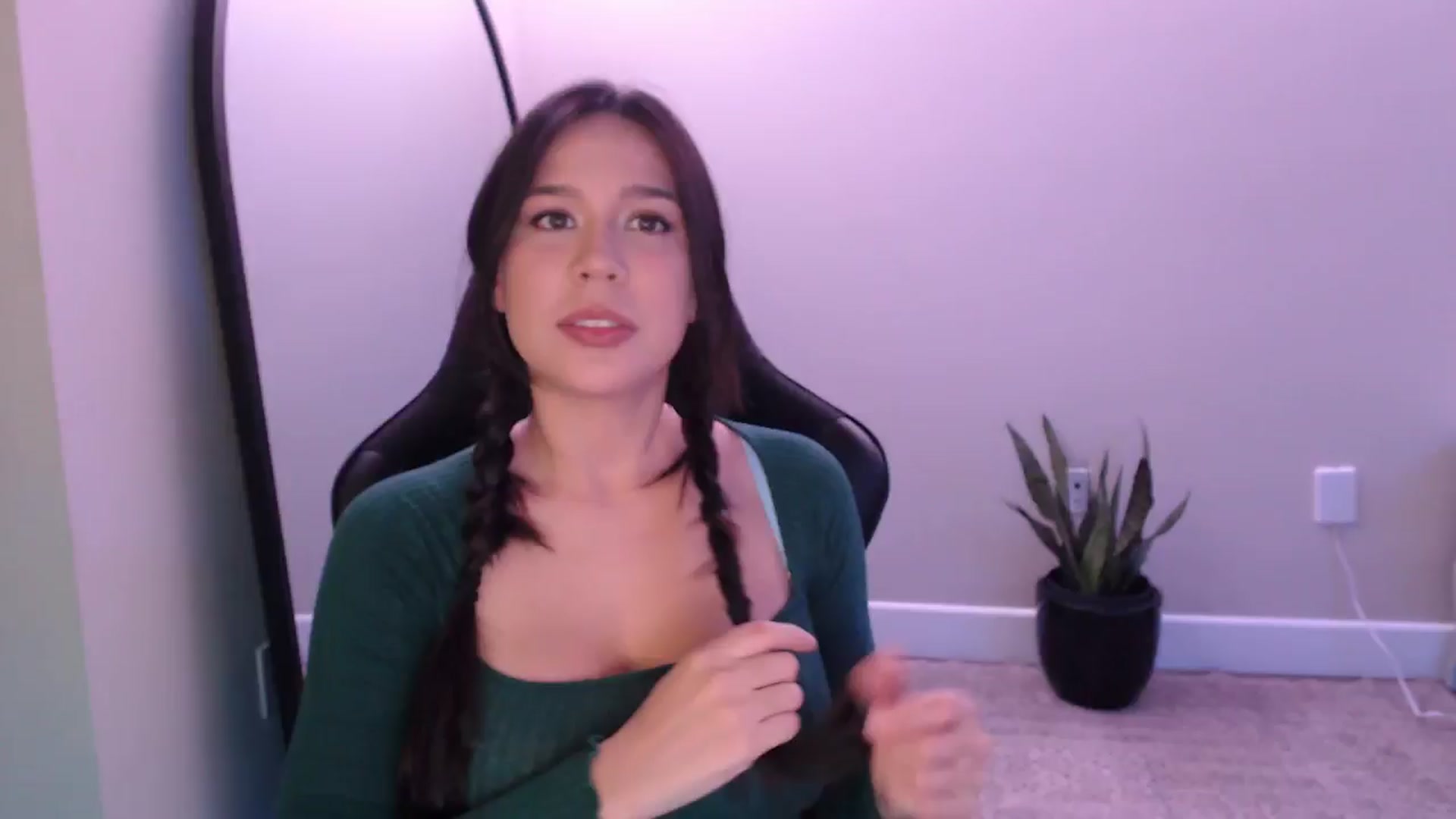 Gallery image thumbnail from Marie's myfreecams stream on, 02/04/2026, 24:01 image 2 of 20