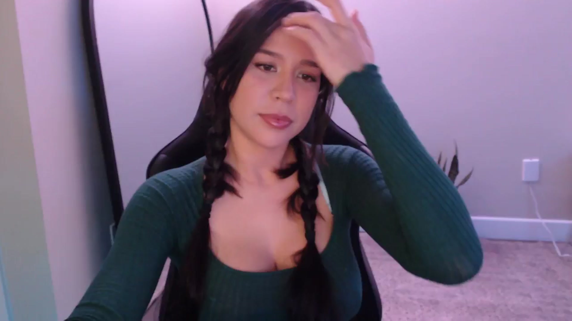 Gallery image thumbnail from Marie's myfreecams stream on, 02/04/2026, 24:01 image 4 of 20